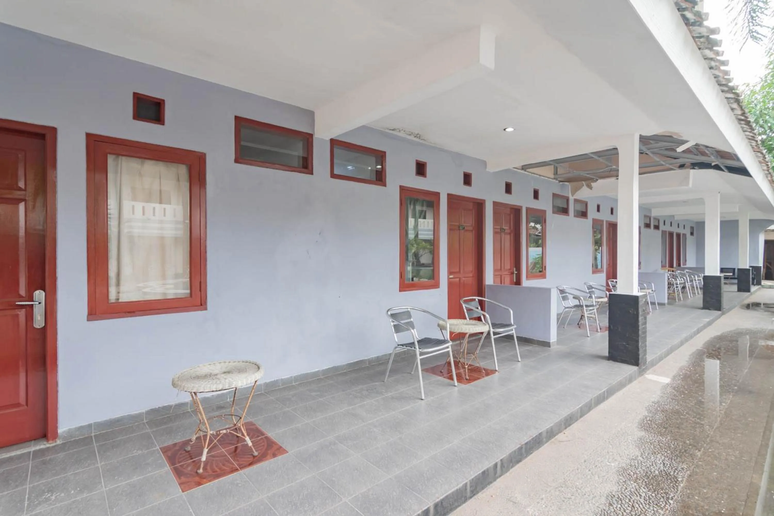 RedDoorz Plus At Hotel Sofia Pangandaran