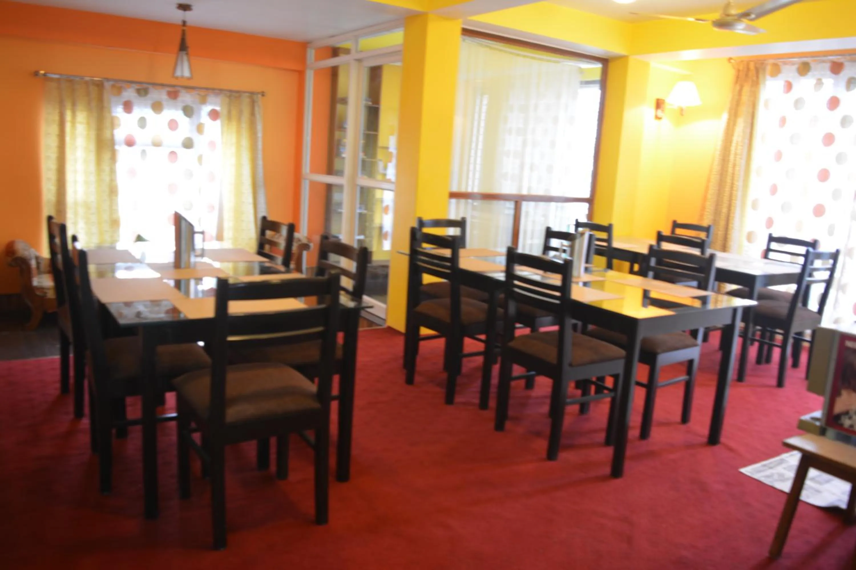 Restaurant/places to eat in Kashyap Kunj