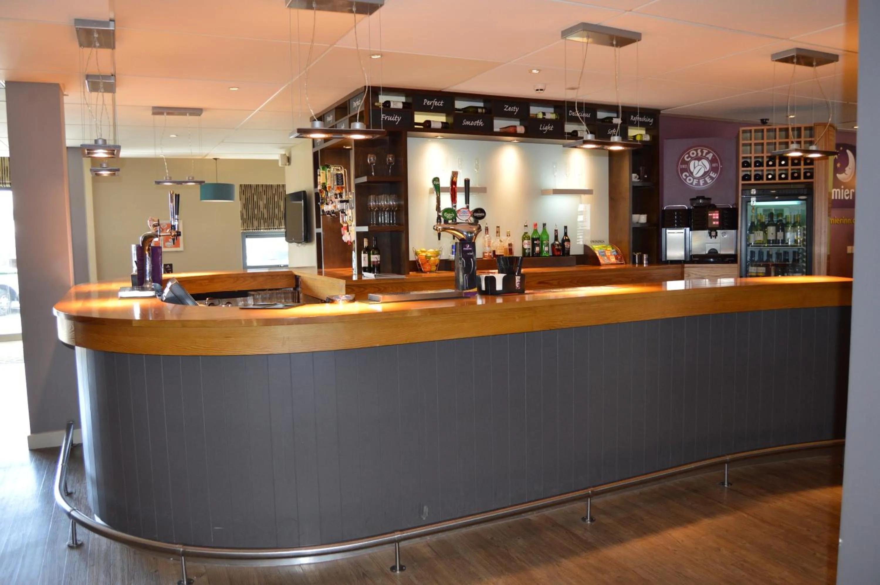Lounge or bar in Premier Inn Dublin Airport