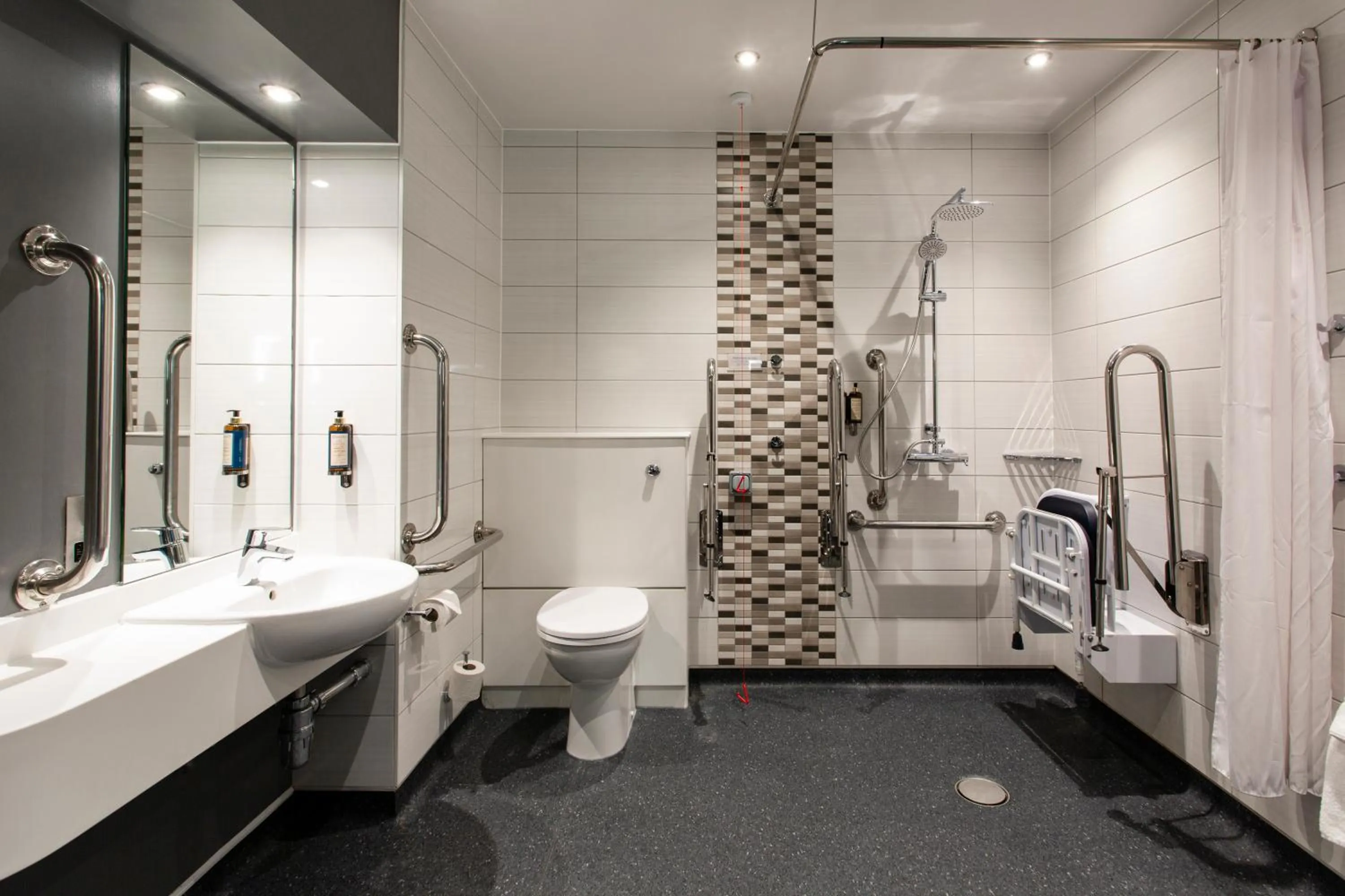 Bathroom in Premier Inn Dublin Airport