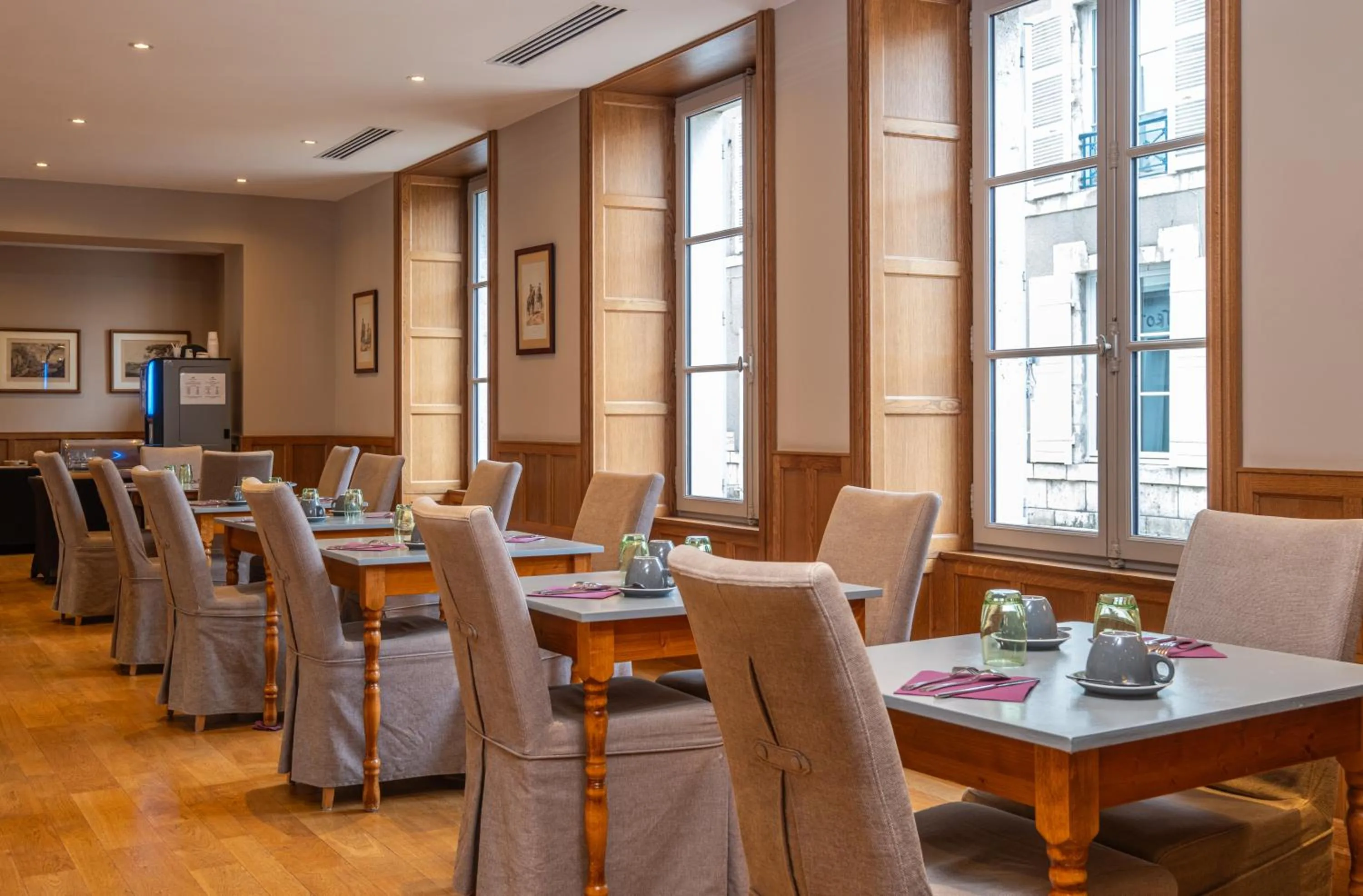 Breakfast in Hostellerie de l'Écu de Bretagne