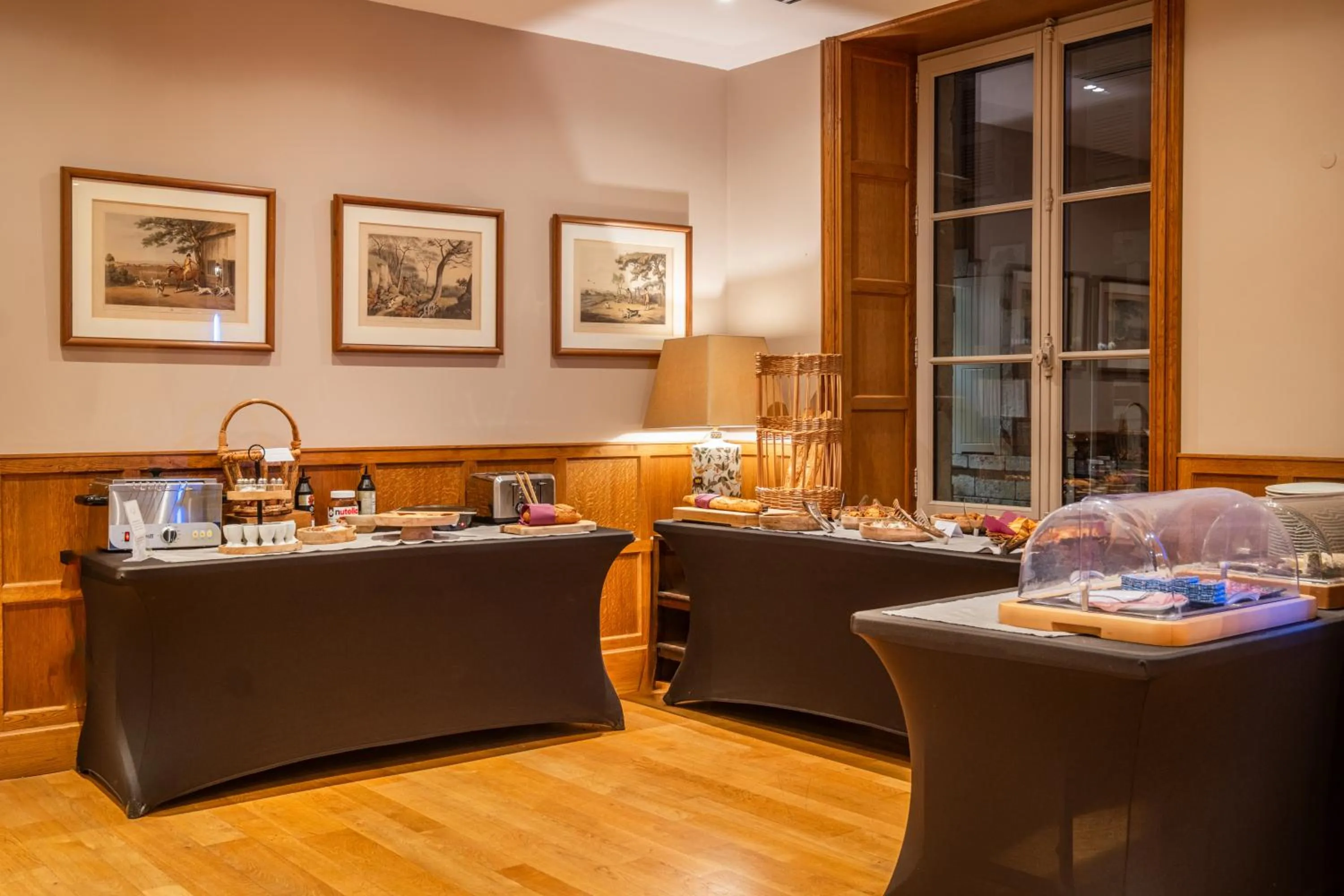 Buffet breakfast in Hostellerie de l'Écu de Bretagne