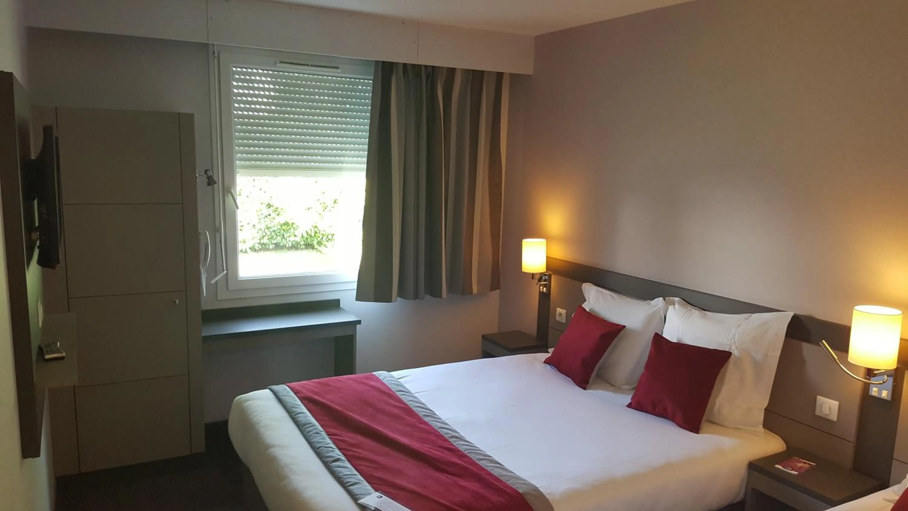 Bed in Hôtel AKENA Aéroport Charles de Gaulle - Saint Witz