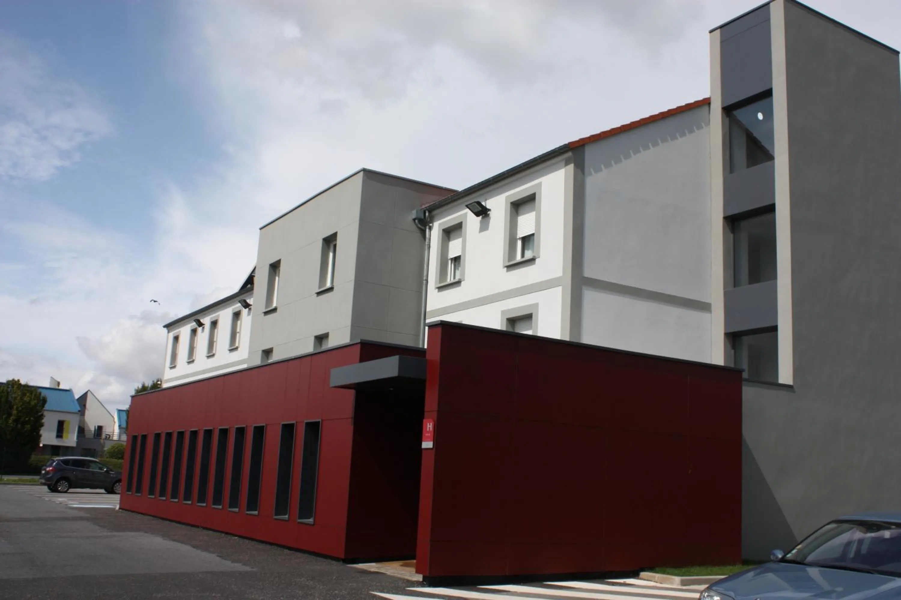 Property building in Hôtel AKENA Aéroport Charles de Gaulle - Saint Witz