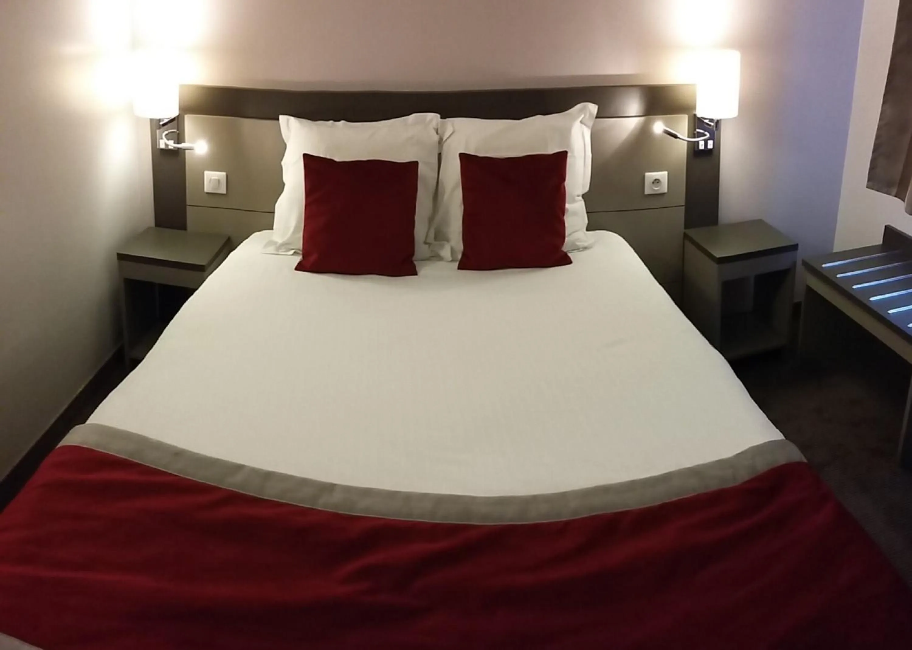 Bed in Hôtel AKENA Aéroport Charles de Gaulle - Saint Witz