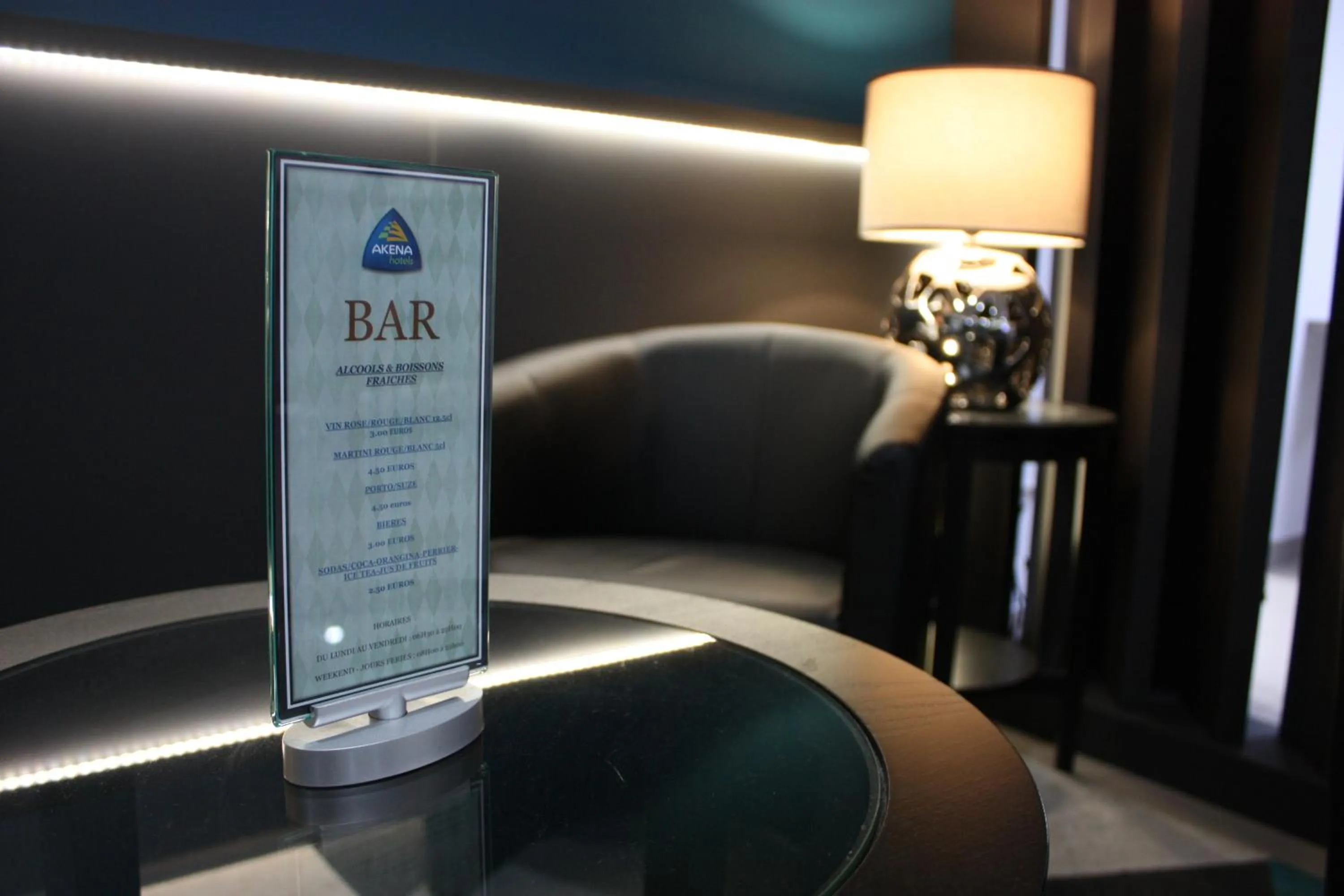 Lounge or bar in Hôtel AKENA Aéroport Charles de Gaulle - Saint Witz