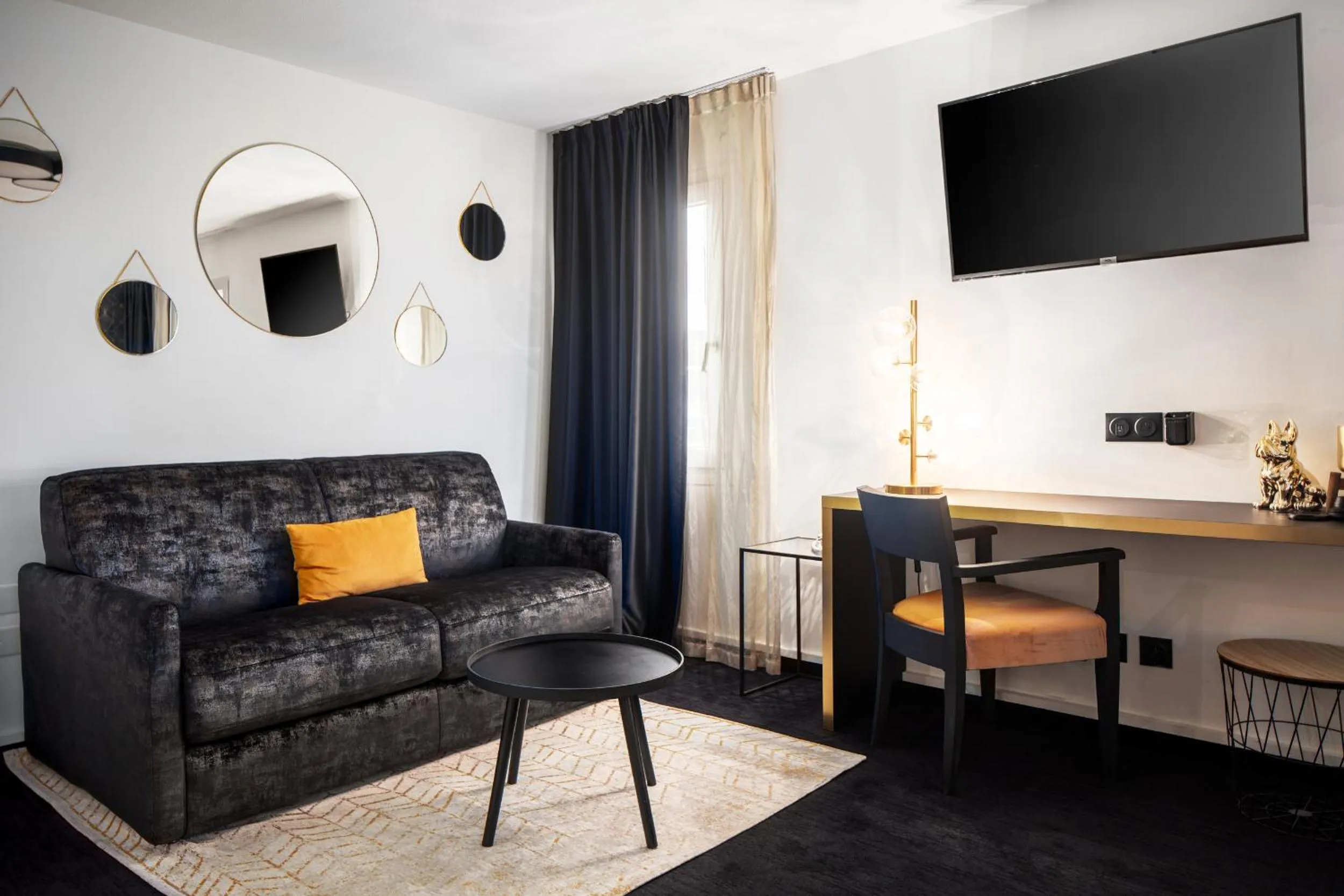 TV and multimedia in Hôtel & Résidence Octel