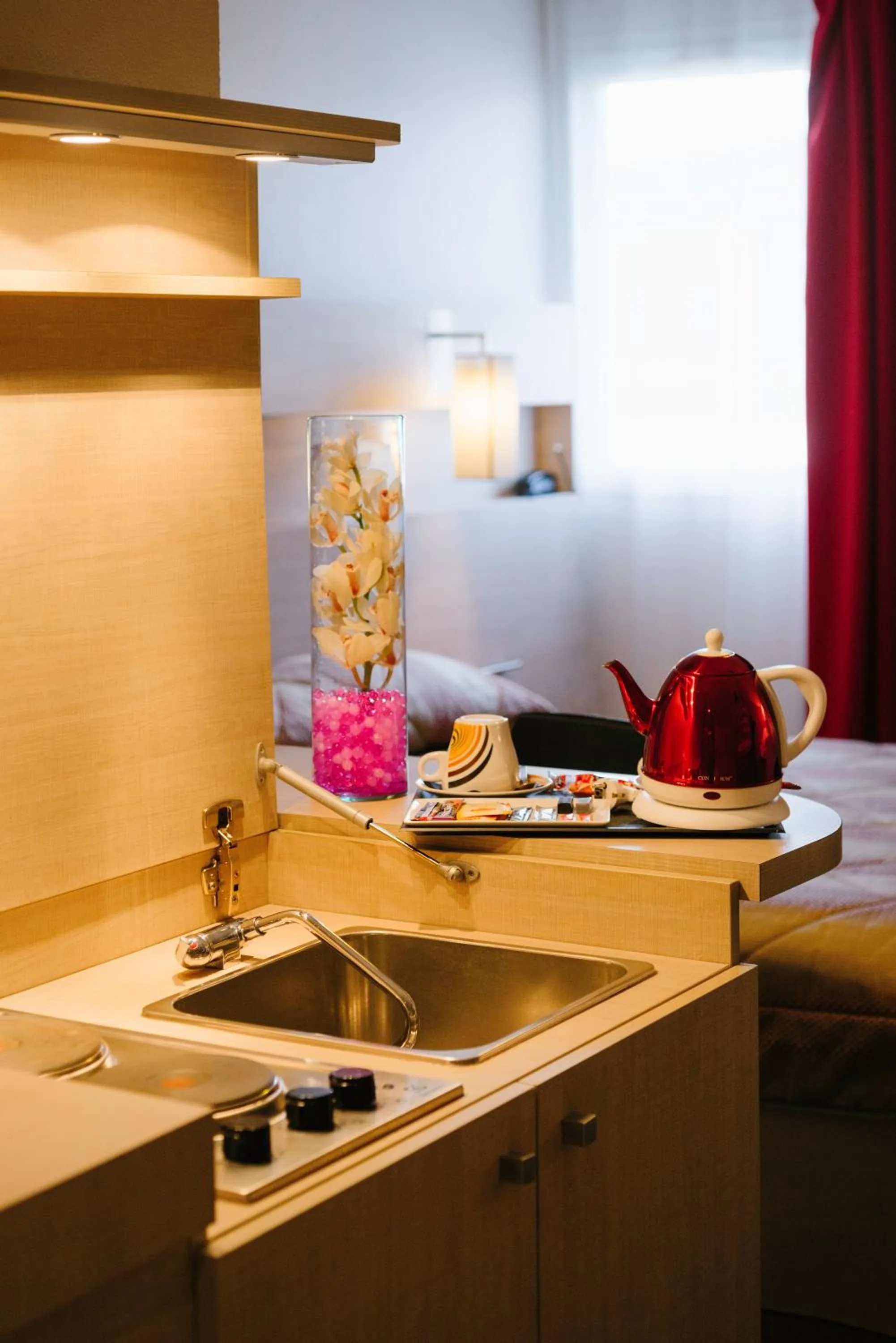 Coffee/tea facilities in Hôtel & Résidence Octel