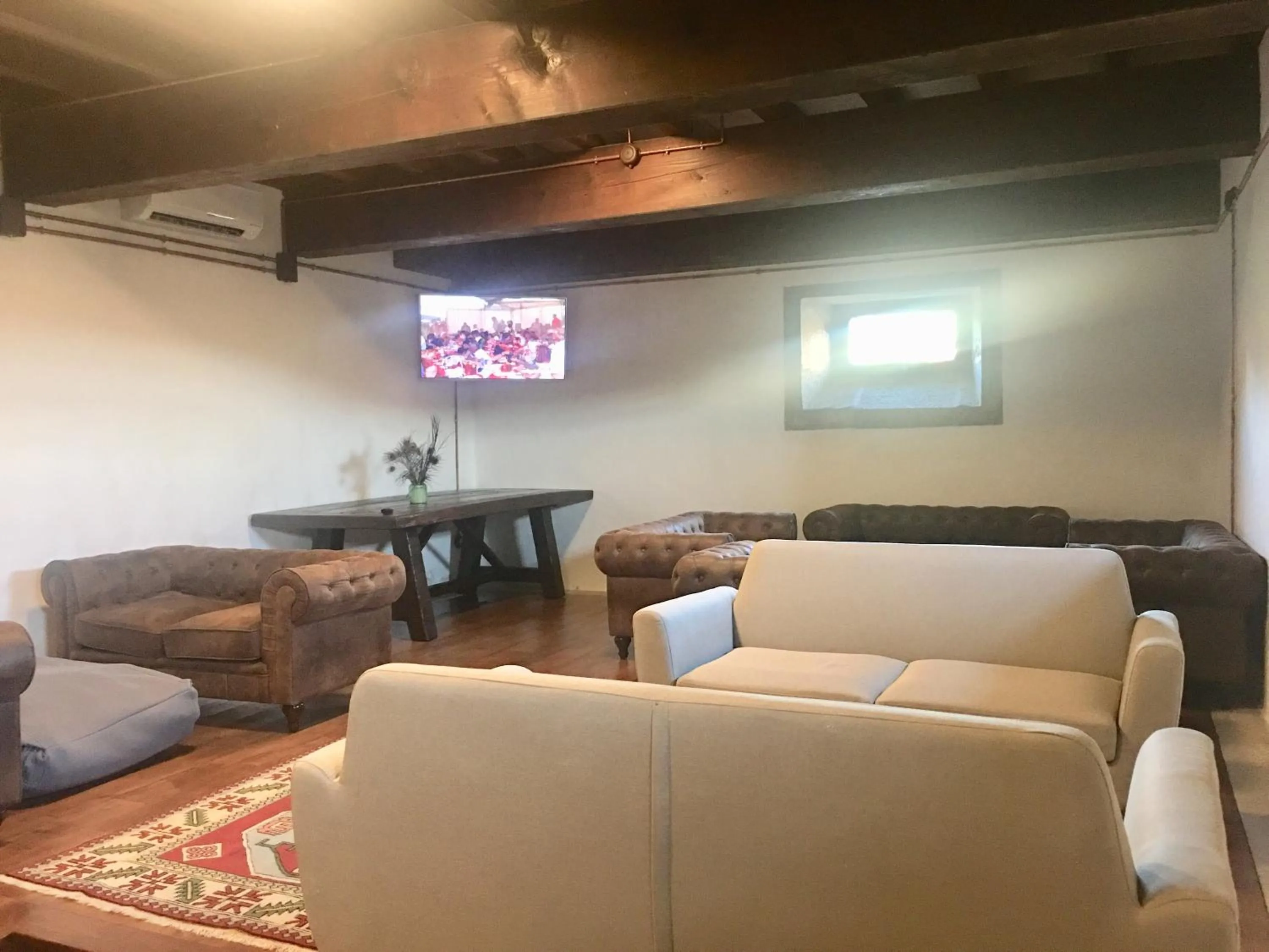 Communal lounge/ TV room in Monasterio de Moraime