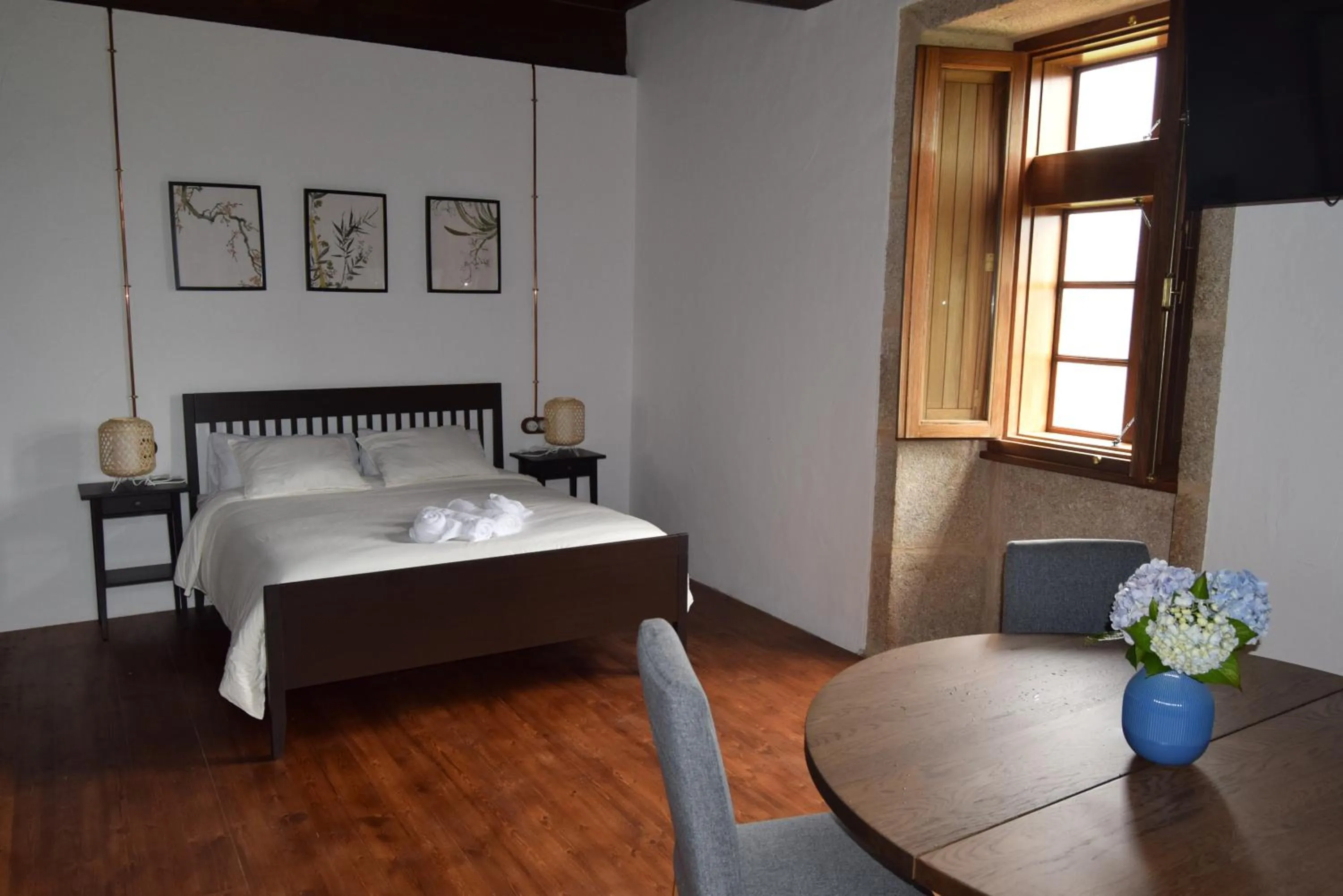 Bedroom, Bed in Monasterio de Moraime