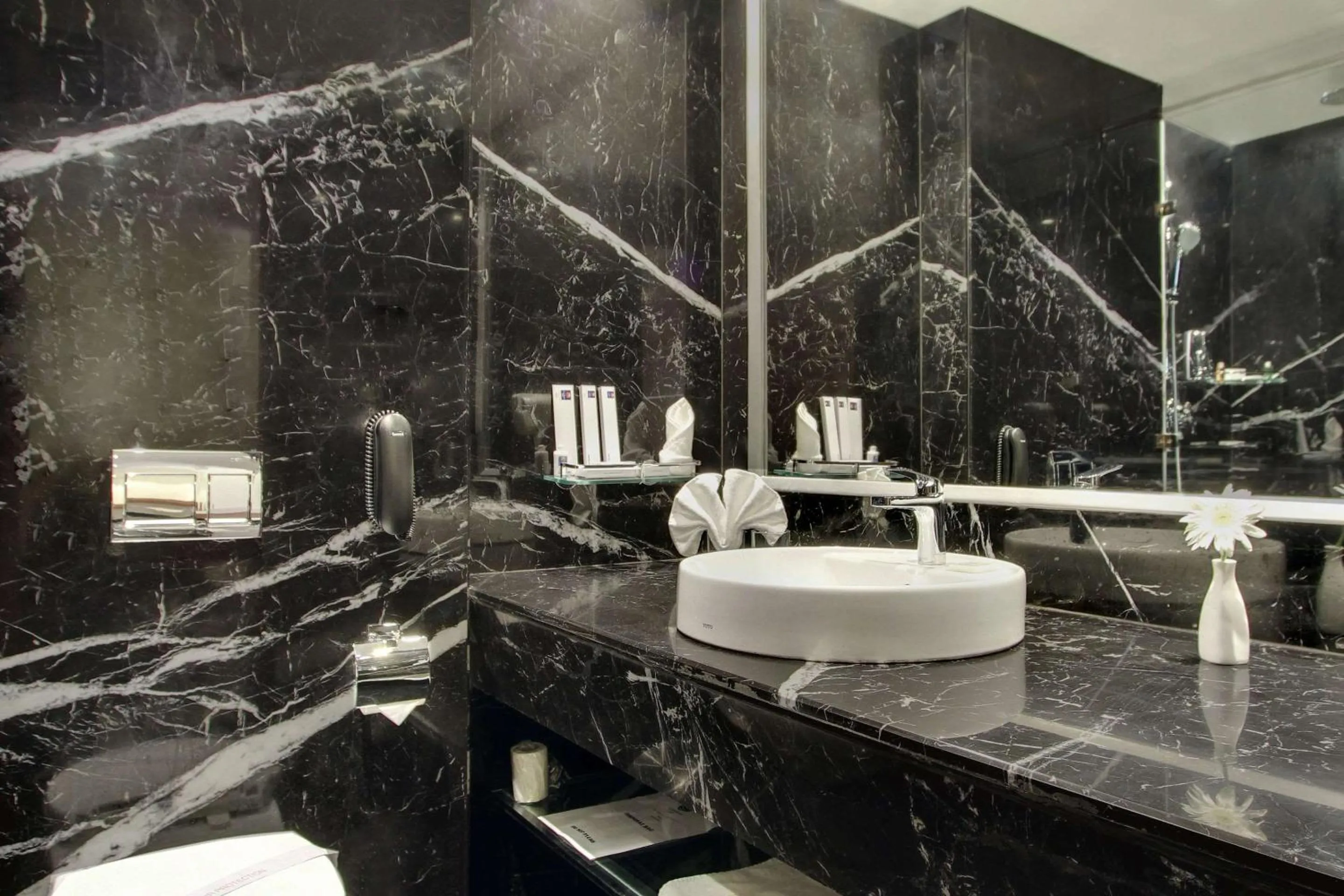 Photo of the whole room in Comfort Inn Insys