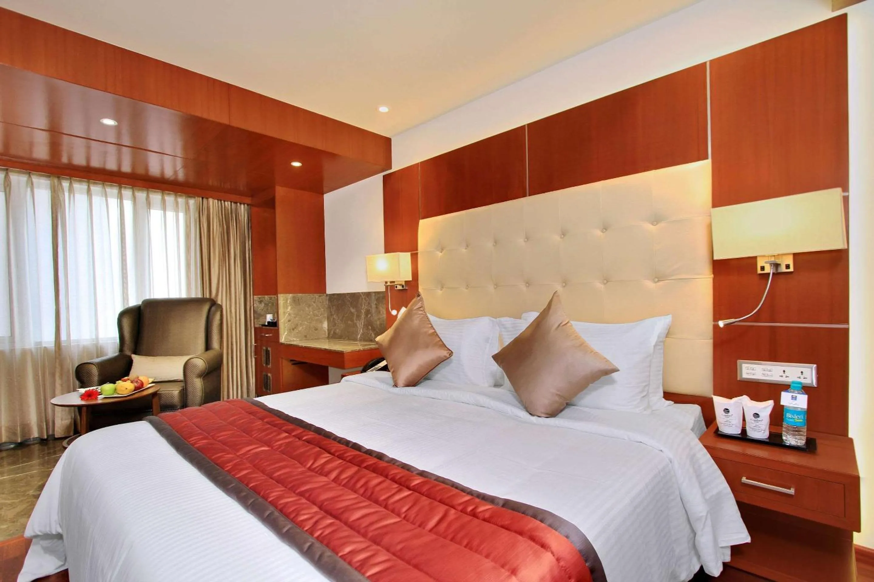 Photo of the whole room in Comfort Inn Insys