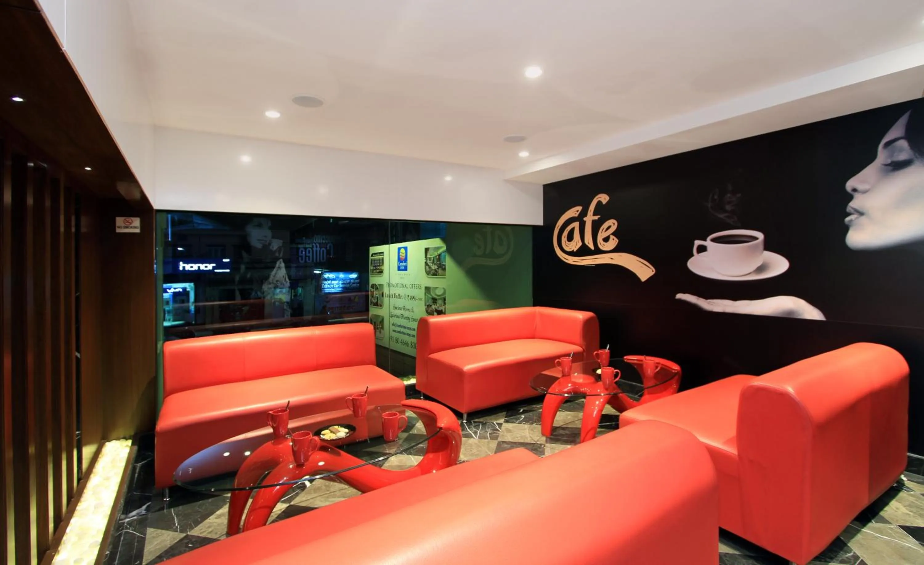 Seating area in Comfort Inn Insys