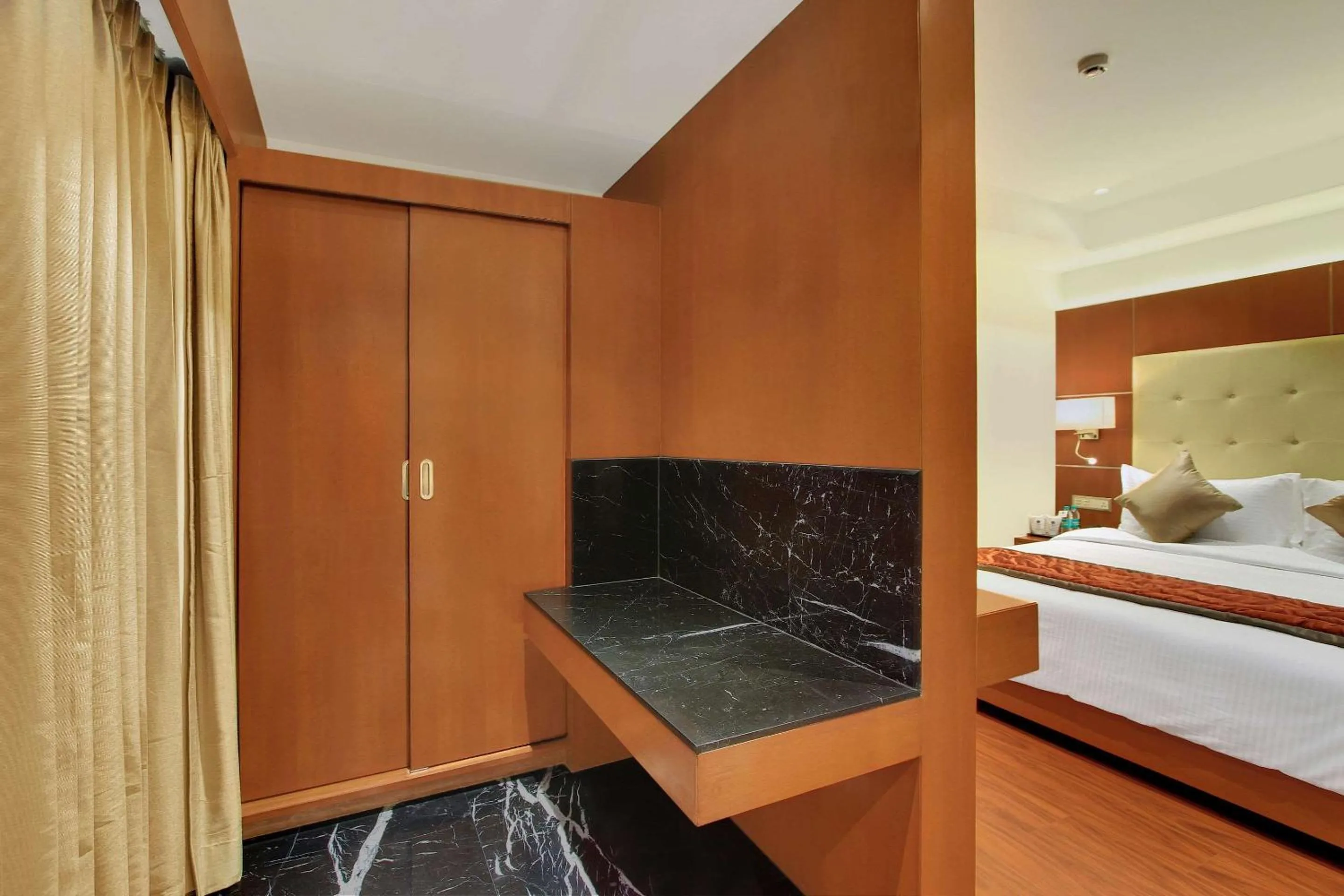 Photo of the whole room in Comfort Inn Insys