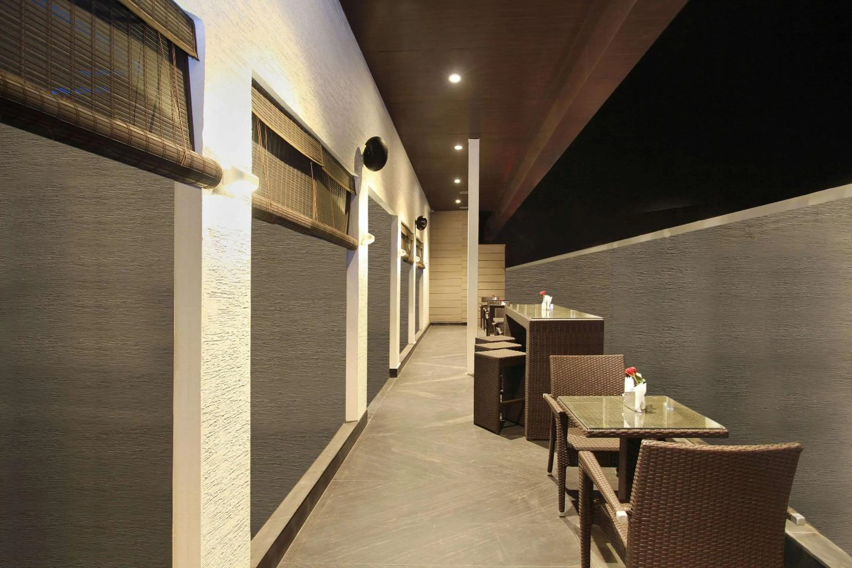 Lounge or bar in Comfort Inn Insys