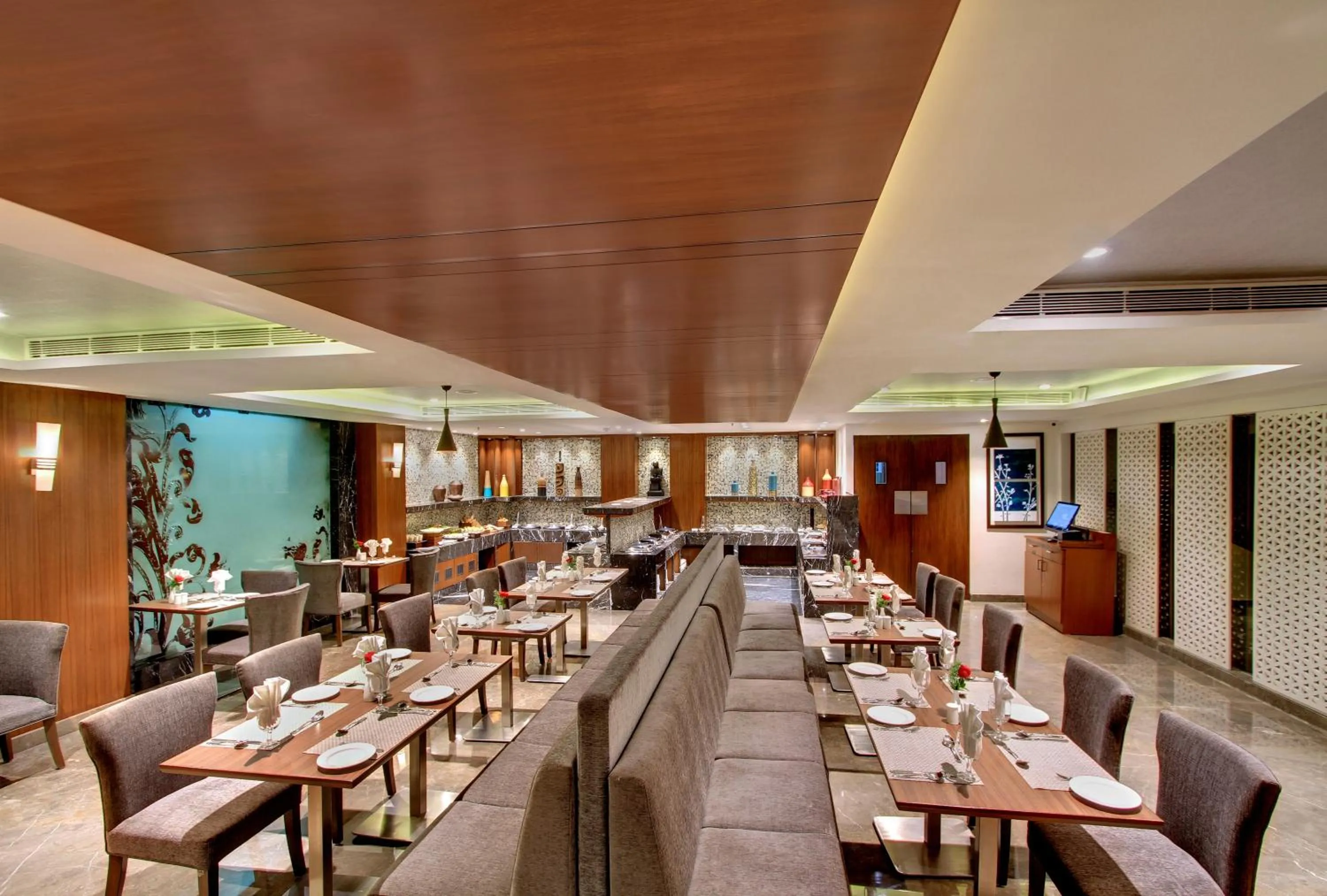 Restaurant/places to eat in Comfort Inn Insys