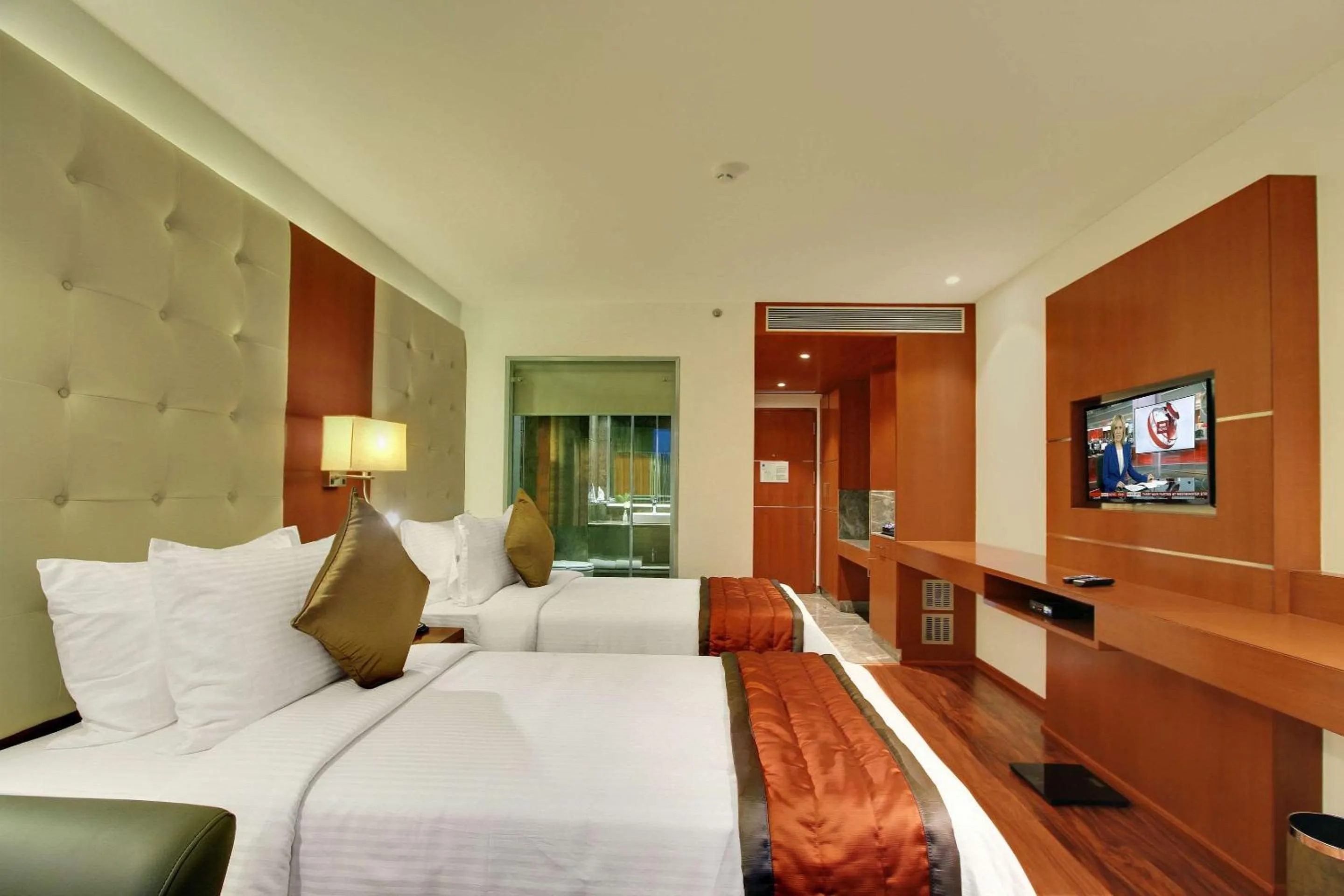 Photo of the whole room in Comfort Inn Insys