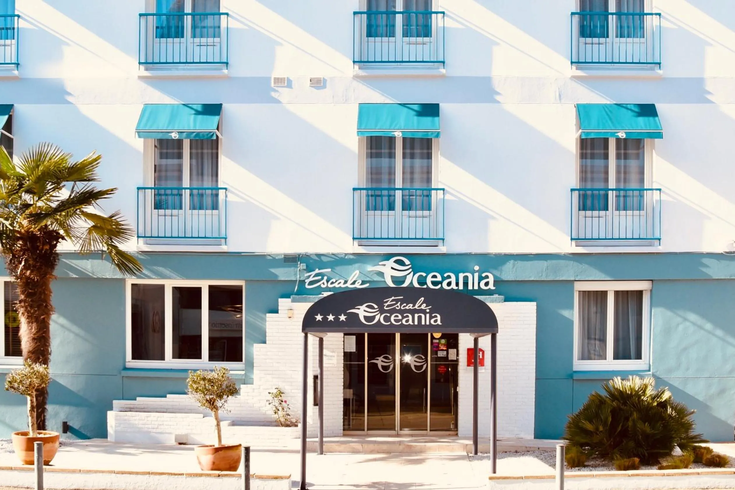 Facade/entrance in Hôtel Escale Oceania Lorient