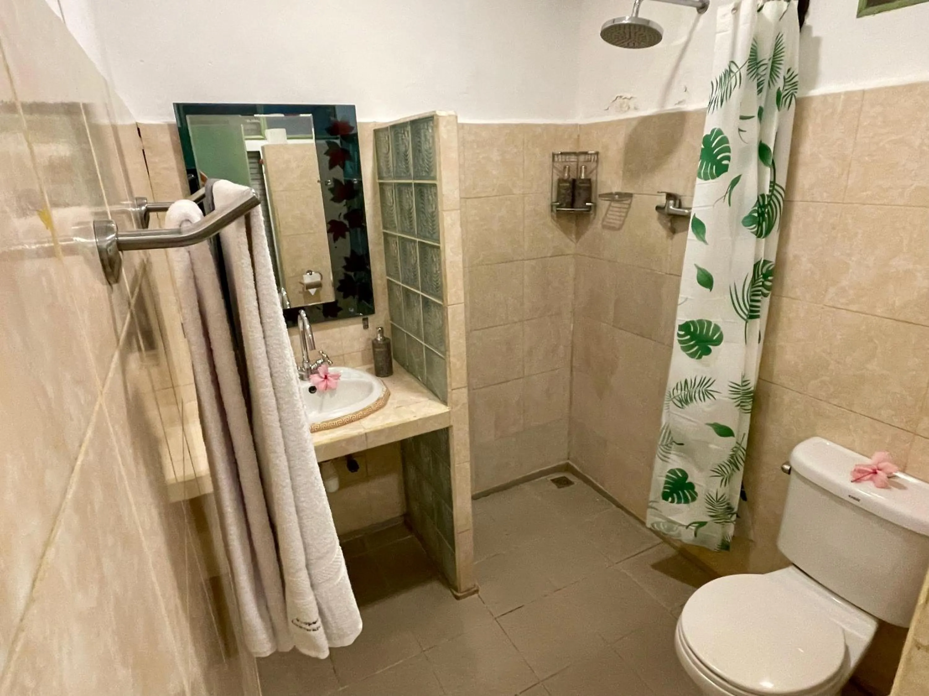 Shower in Dasa Wana - DW Jungle Resort - Candidasa