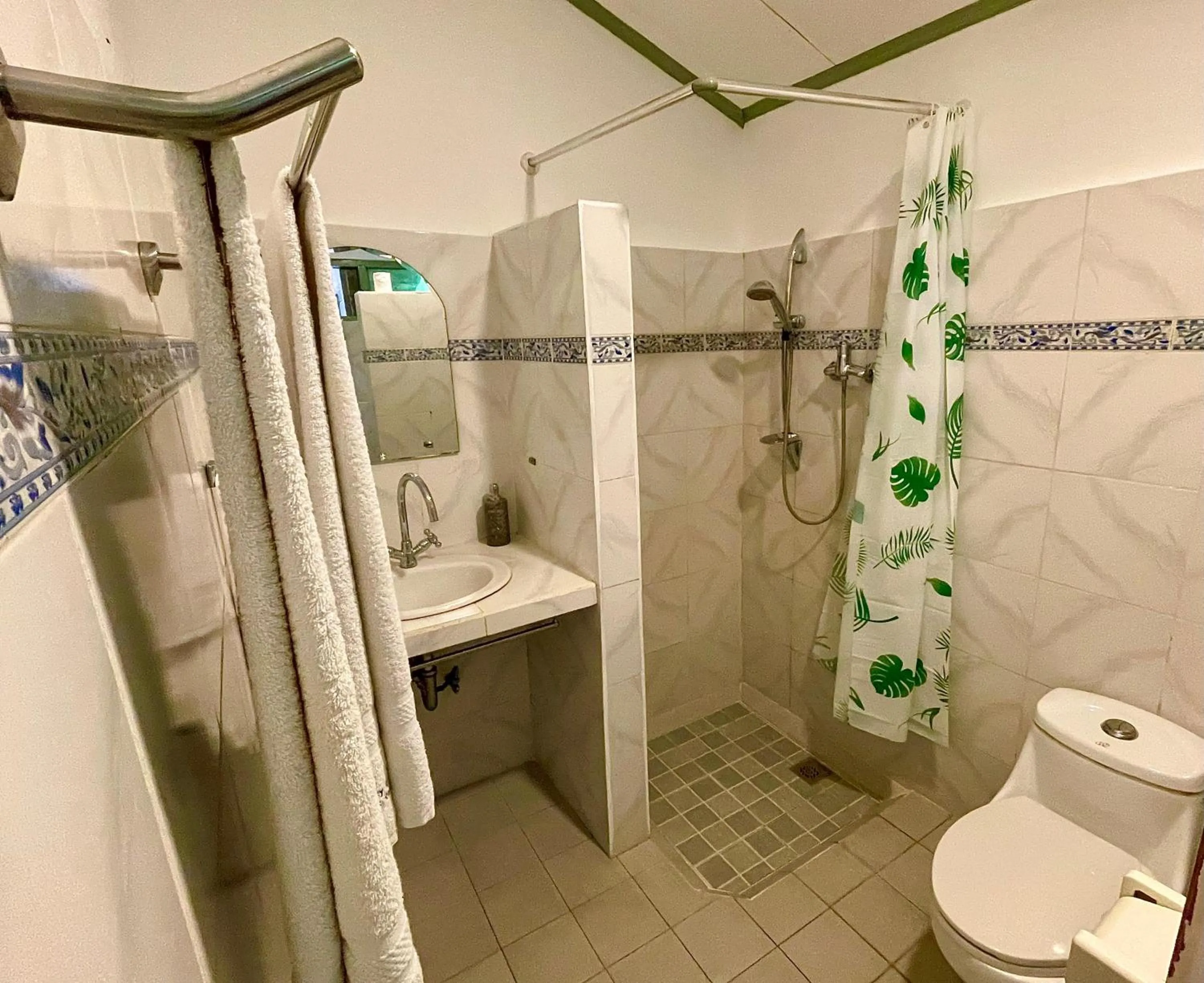 Shower in Dasa Wana - DW Jungle Resort - Candidasa