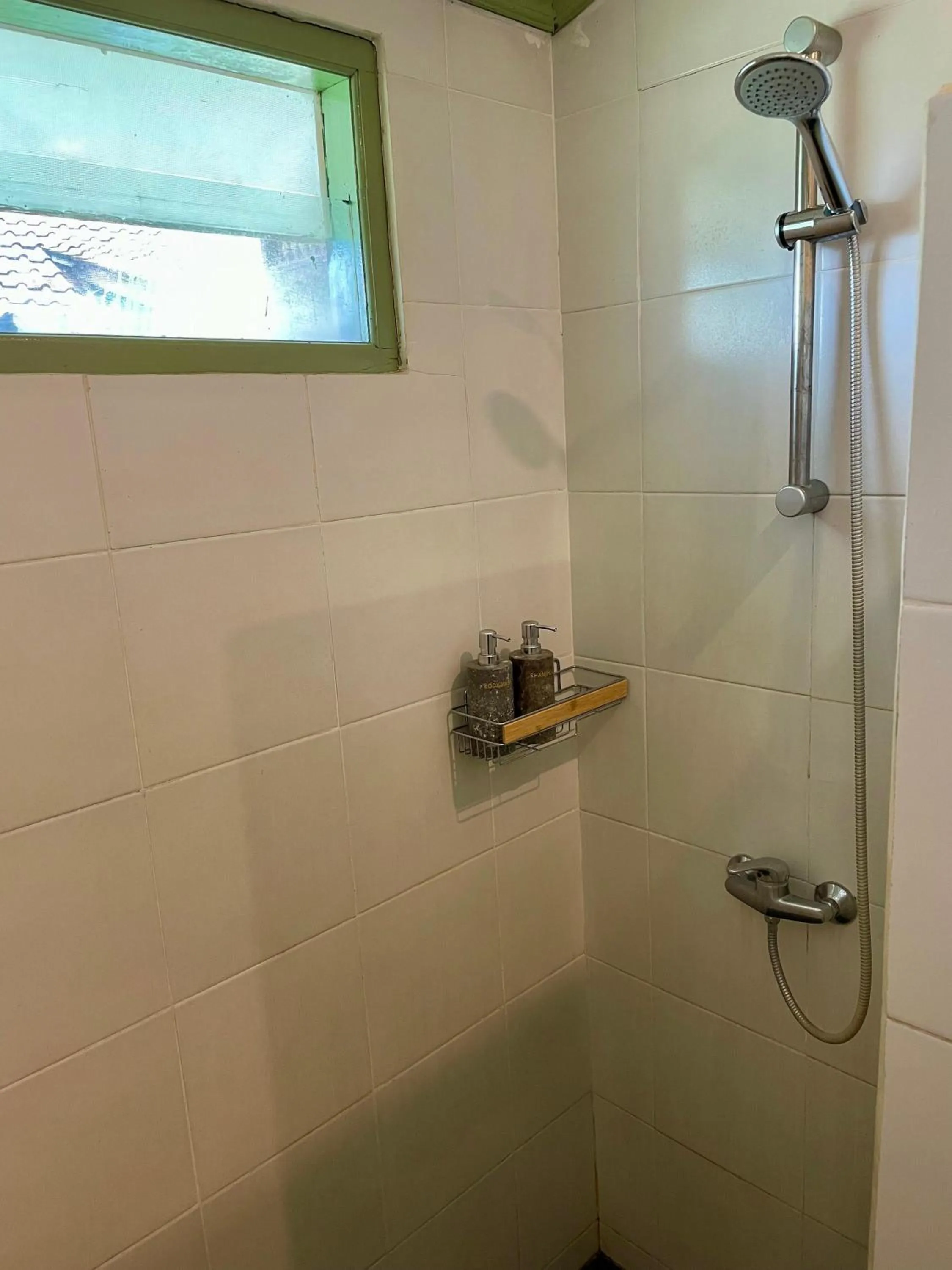 Shower in Dasa Wana - DW Jungle Resort - Candidasa