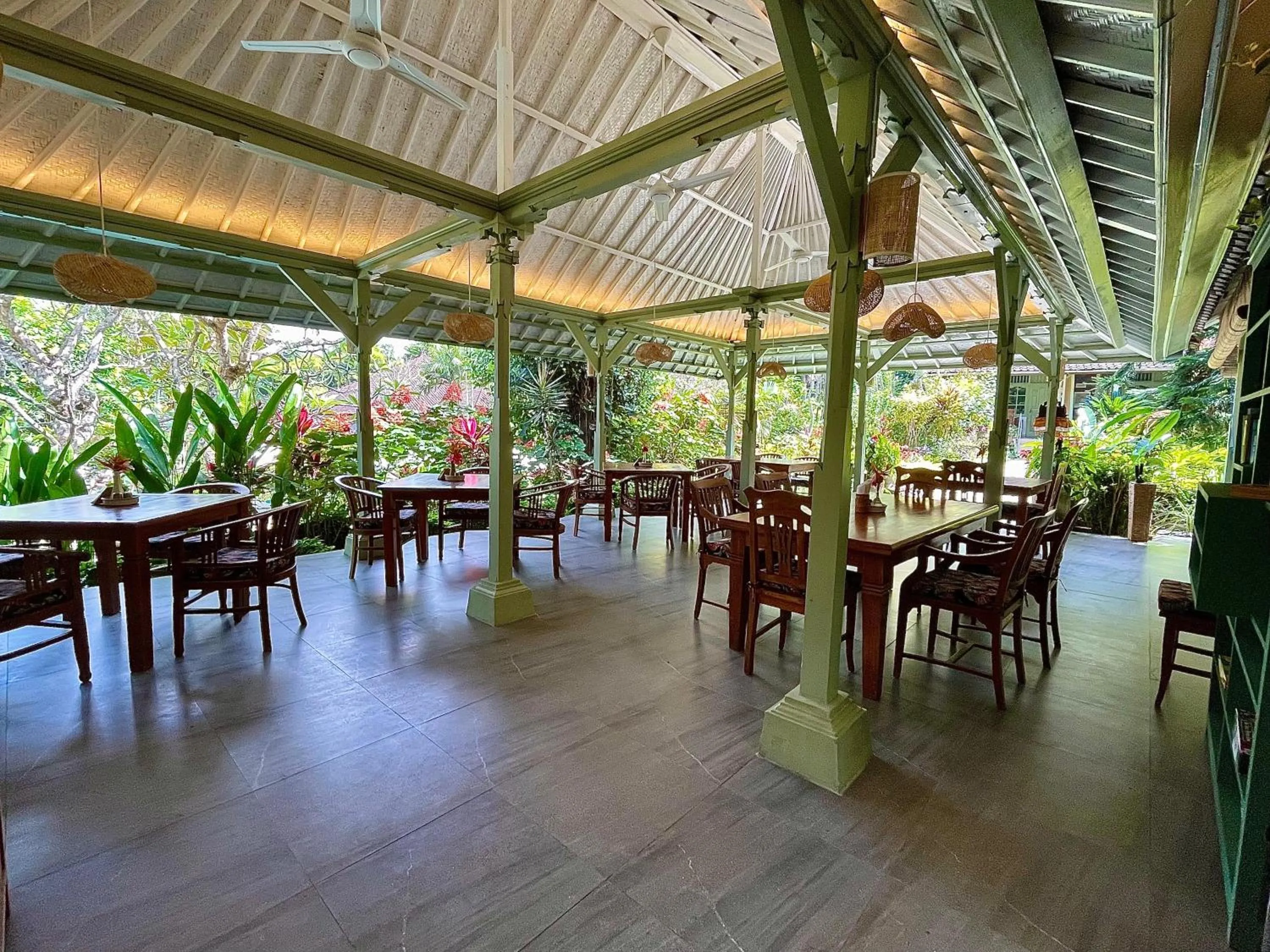 Restaurant/places to eat in Dasa Wana - DW Jungle Resort - Candidasa