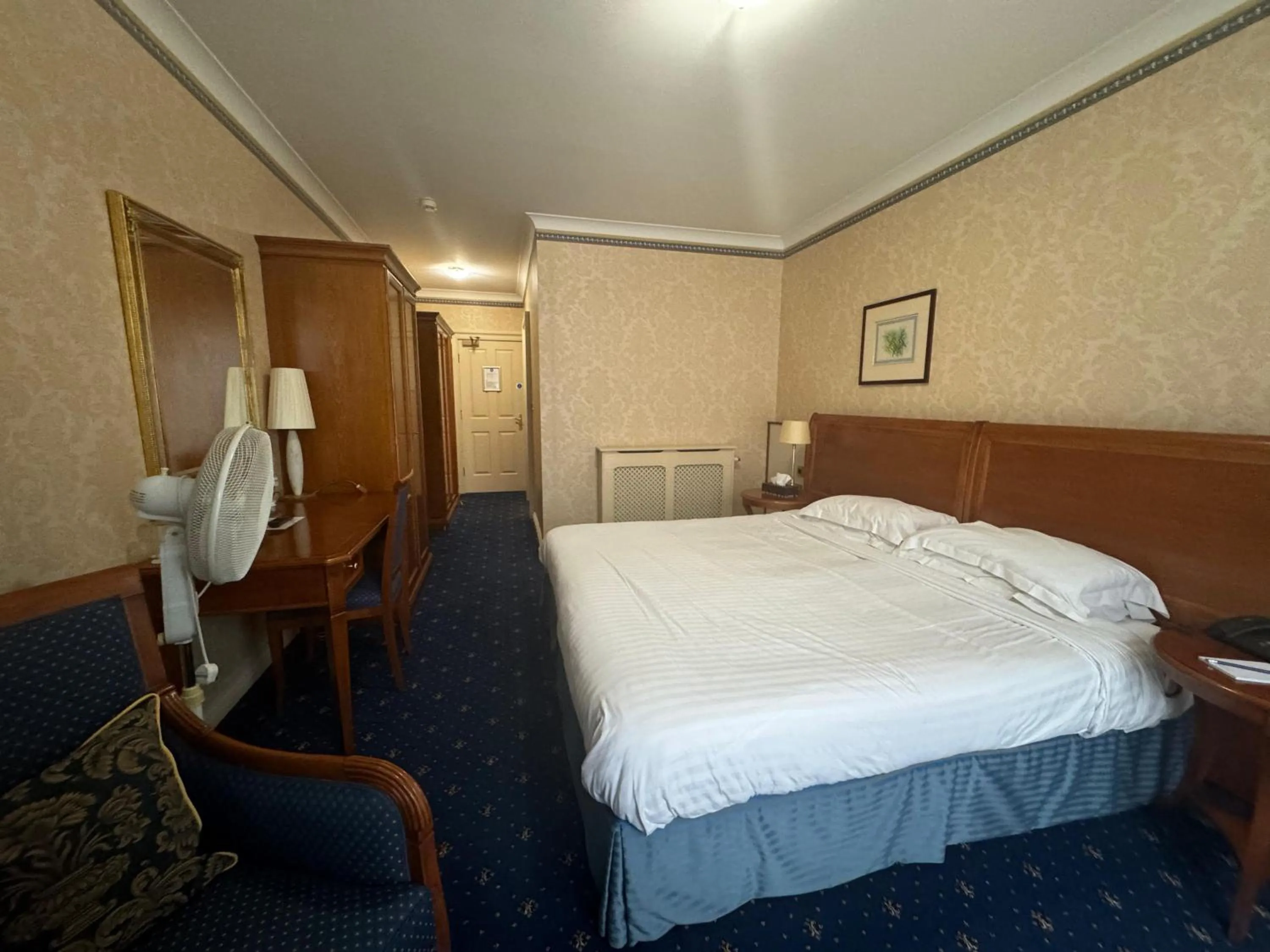 Bedroom, Bed in Tre-Ysgawen Hall & Spa