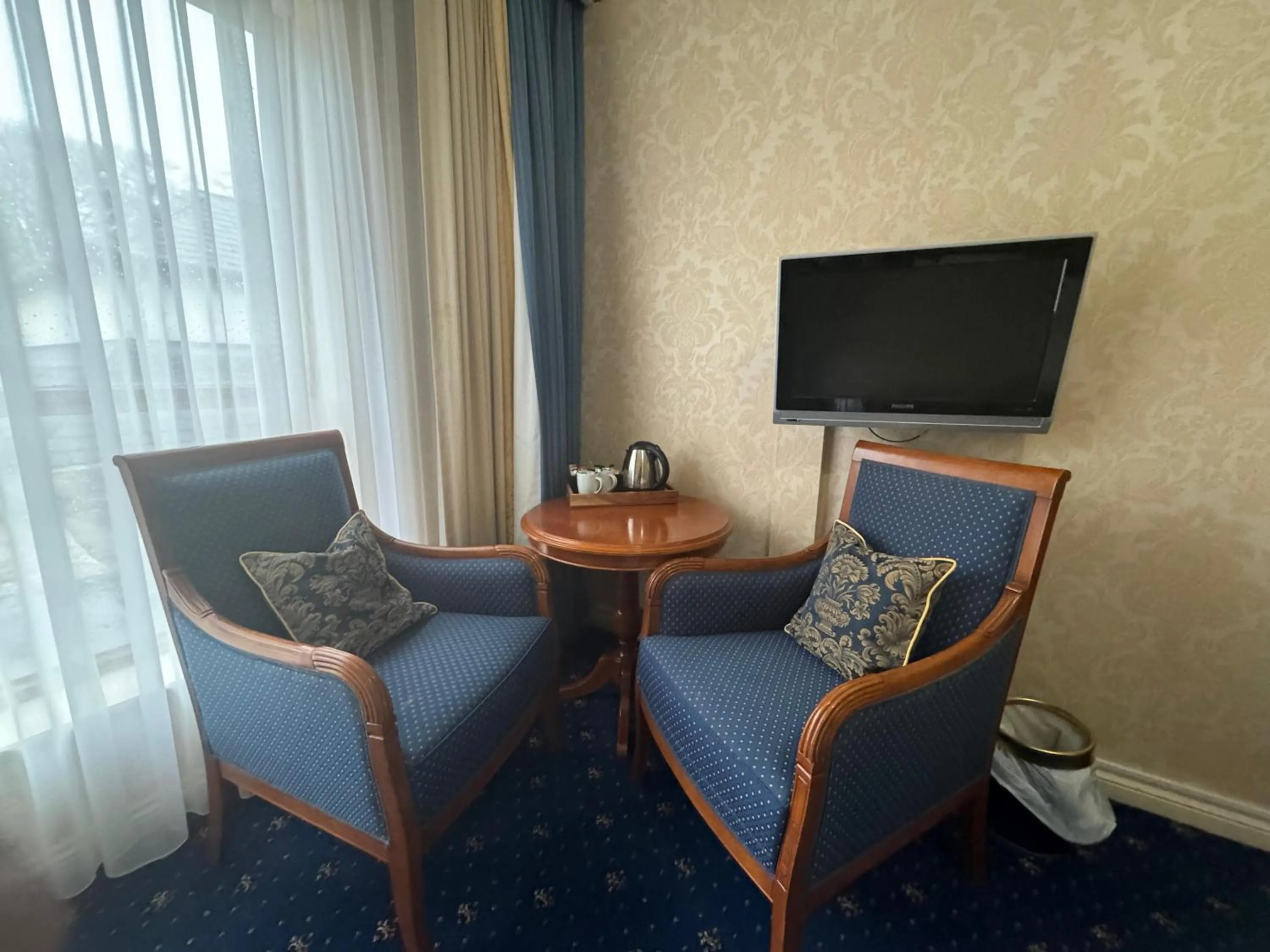 Seating area in Tre-Ysgawen Hall & Spa