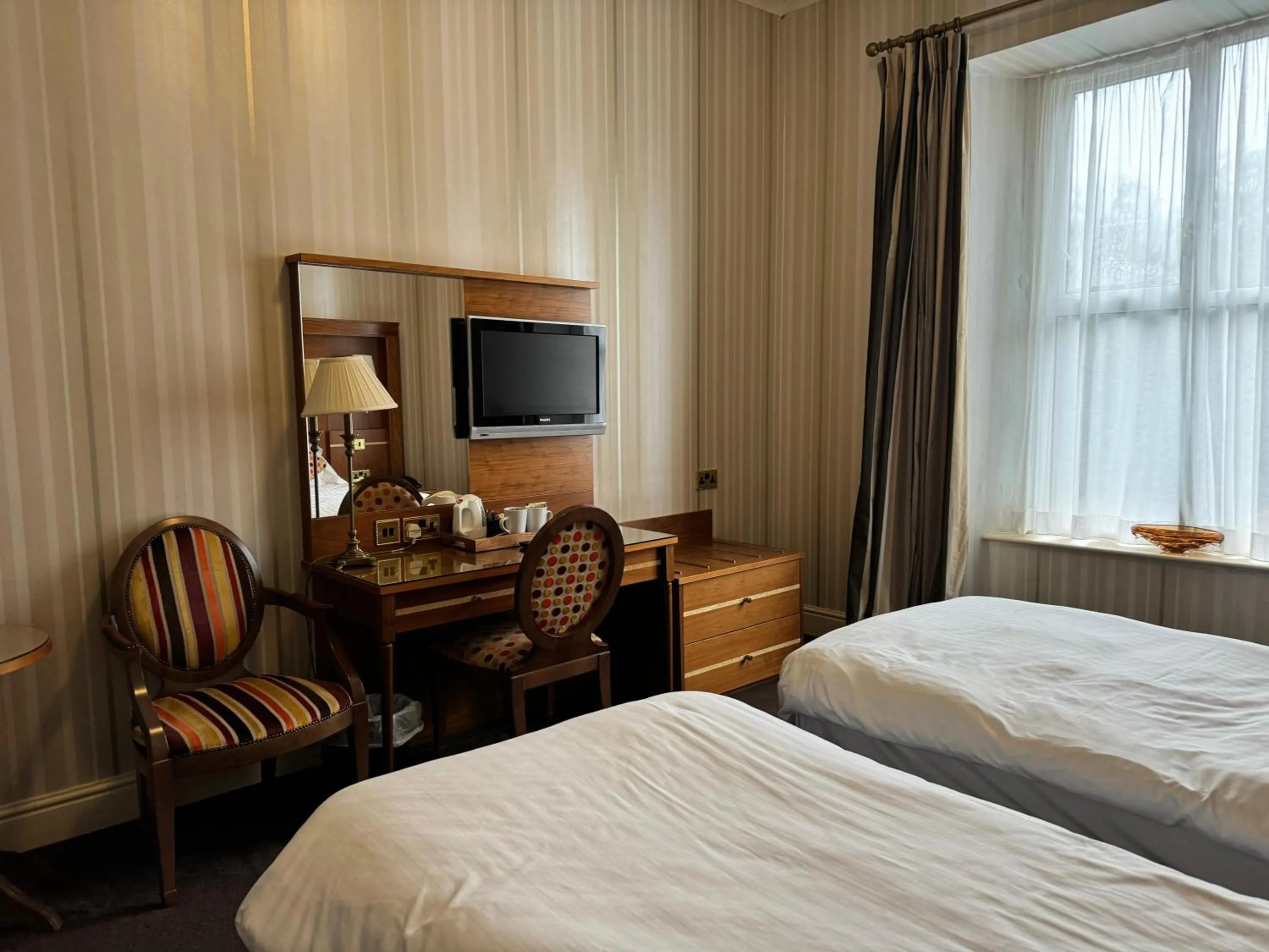 Communal lounge/ TV room, Bed in Tre-Ysgawen Hall & Spa
