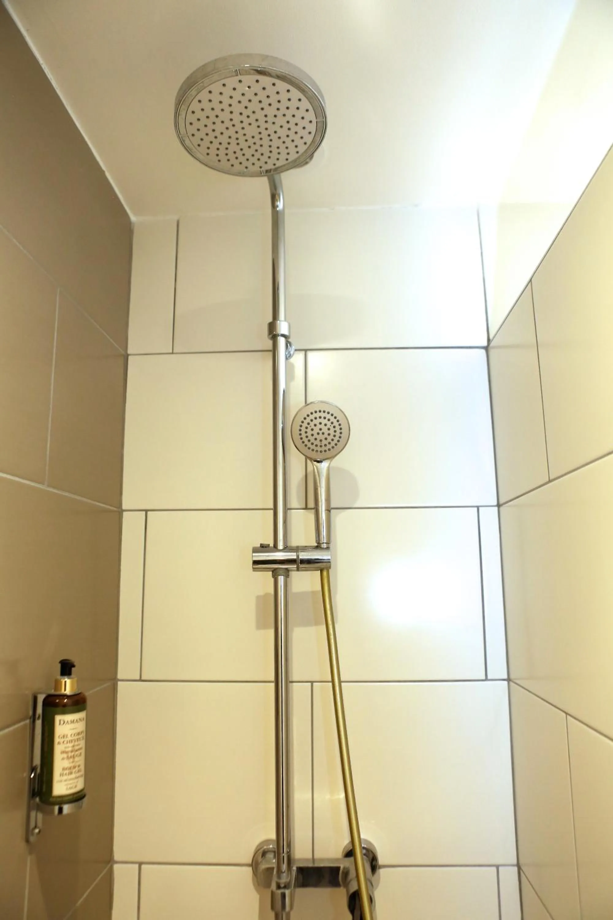 Shower in Sole E Monti