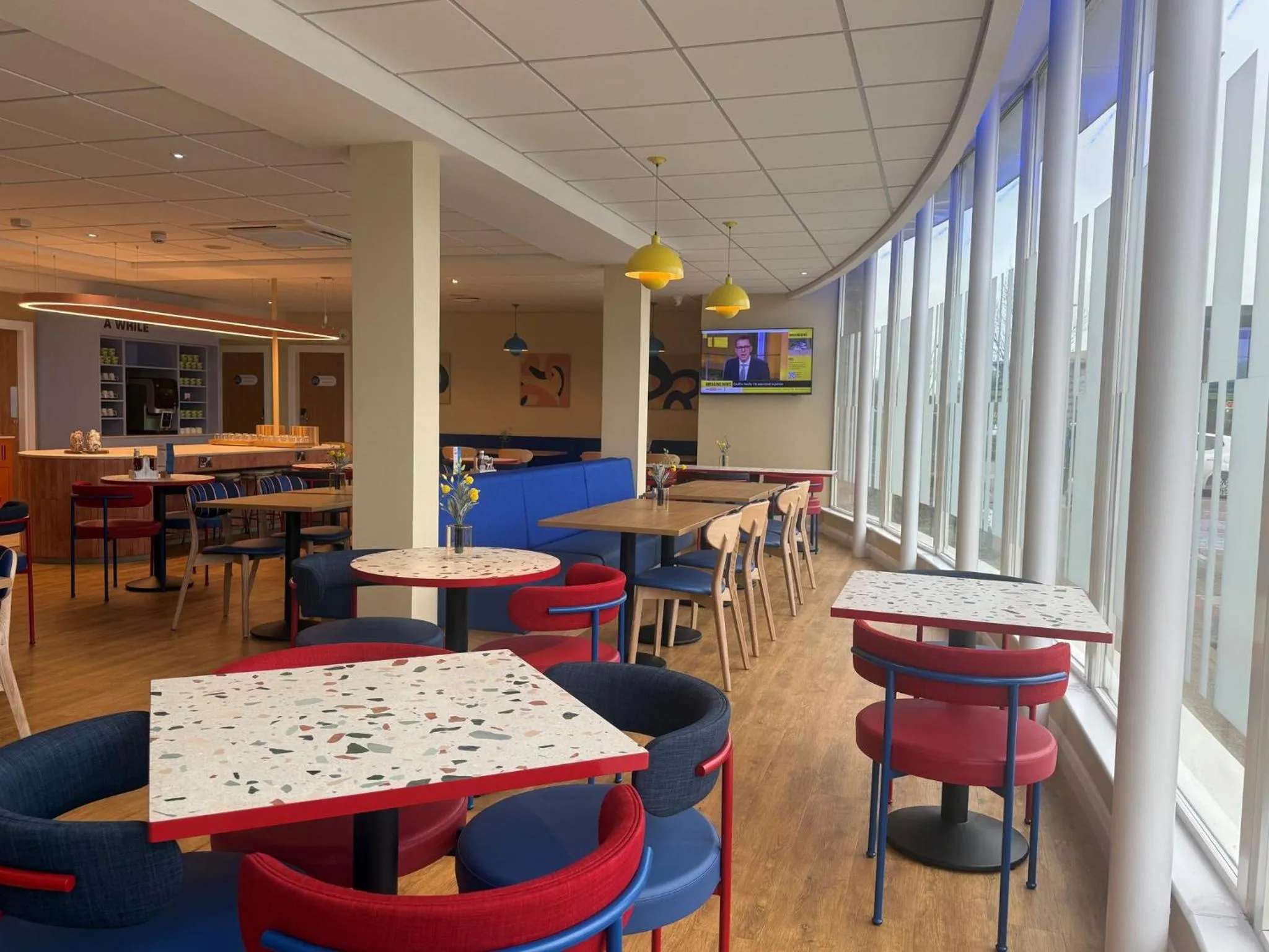 Restaurant/places to eat in Holiday Inn Express Nuneaton by IHG