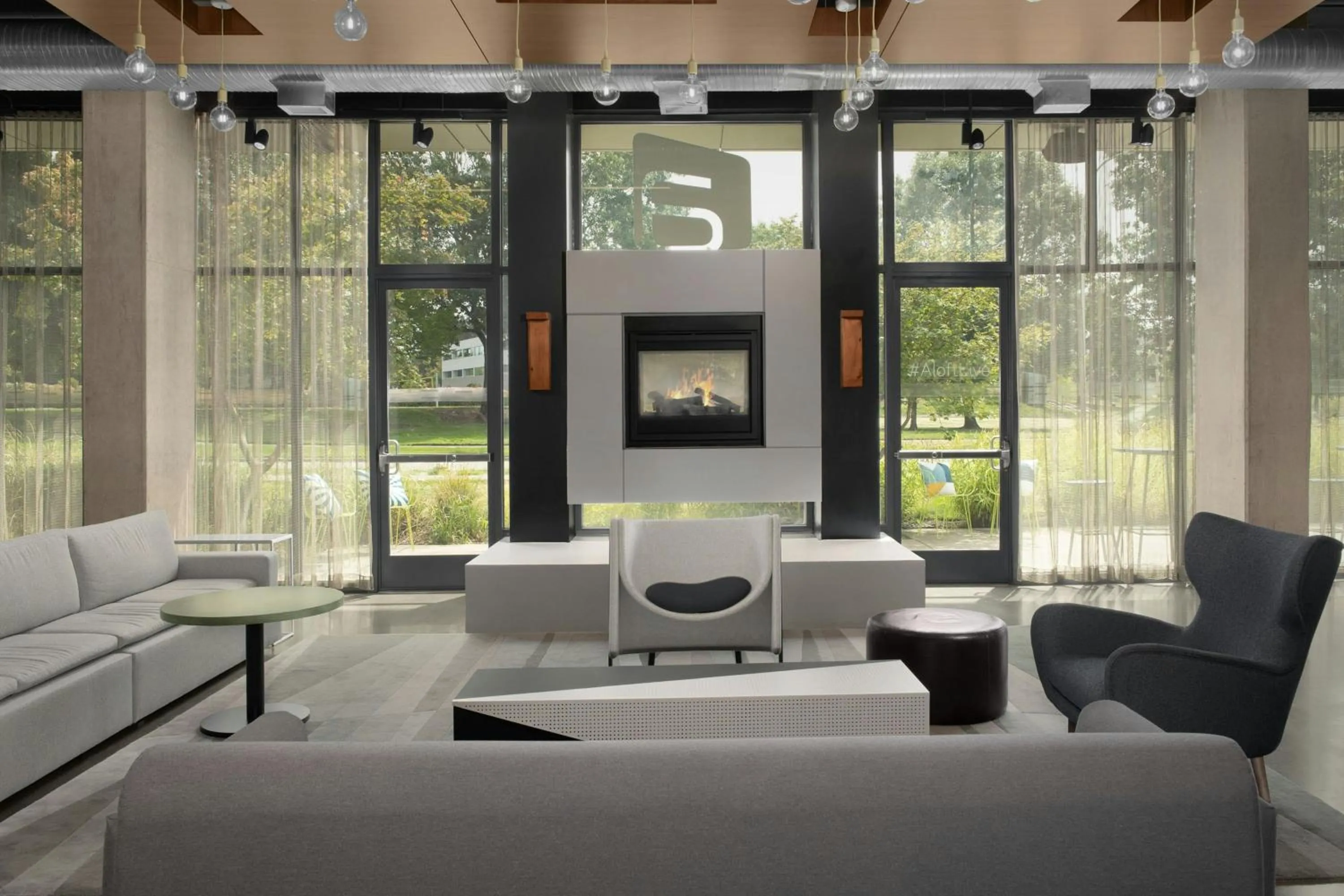 Lobby or reception in Aloft Hillsboro-Beaverton