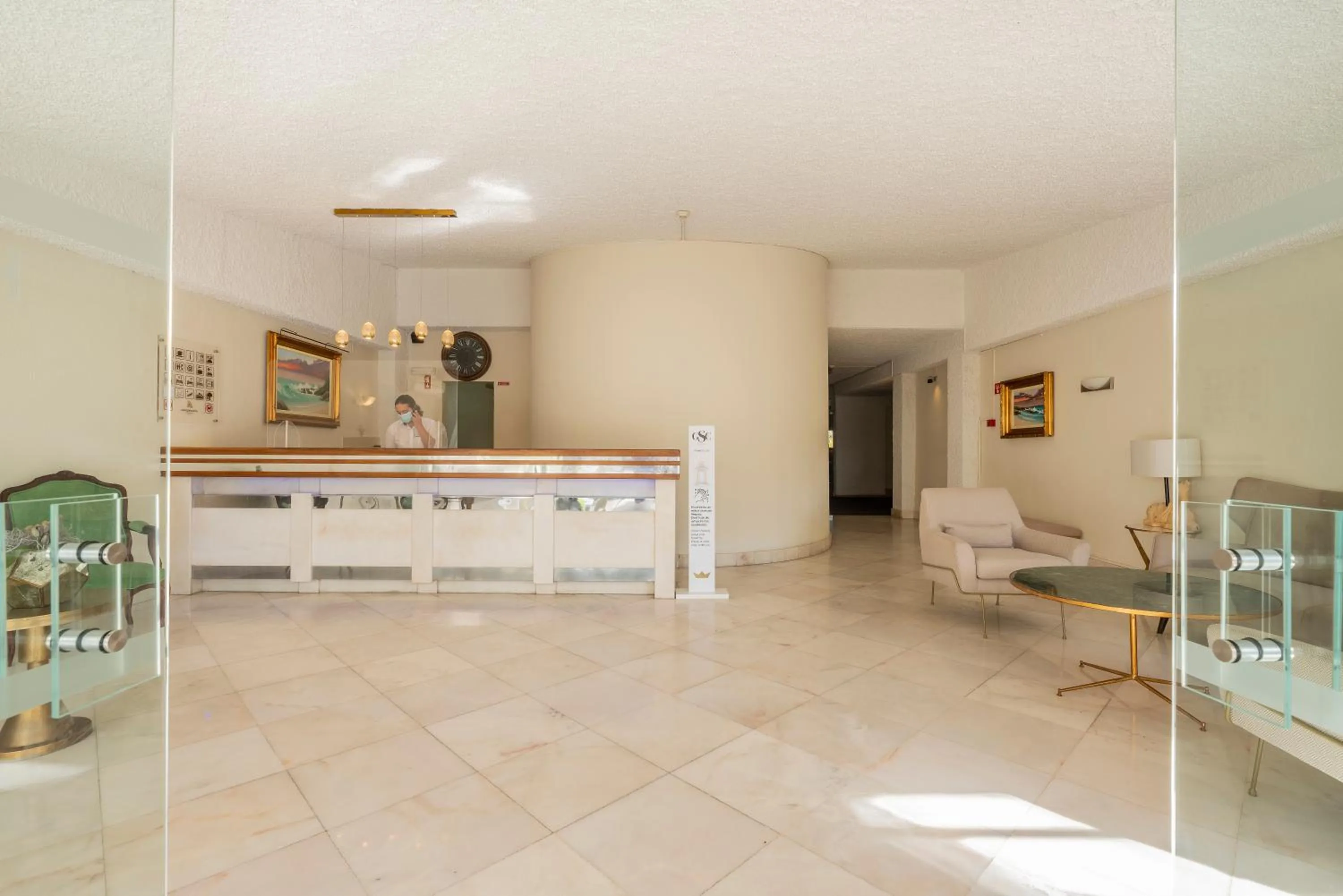 Seating area in Carvoeiro Garden Hotel