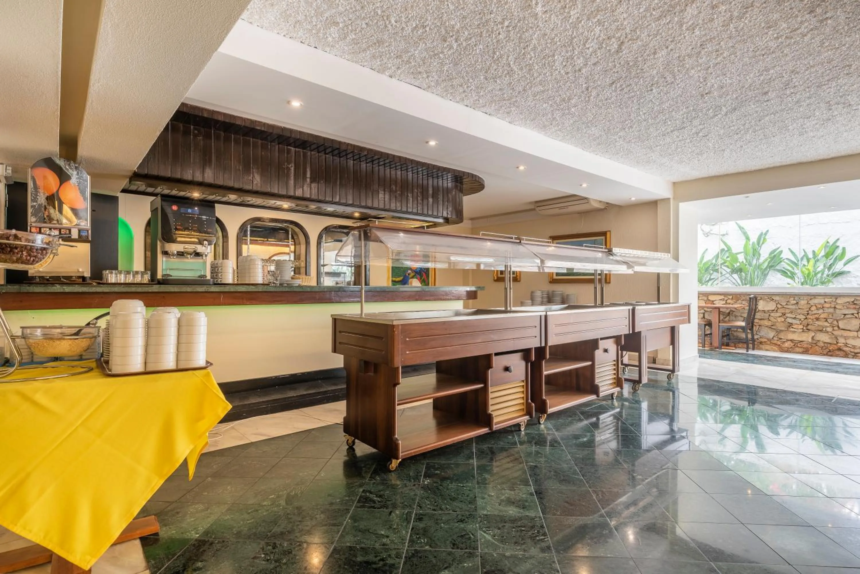 Seating area in Carvoeiro Garden Hotel