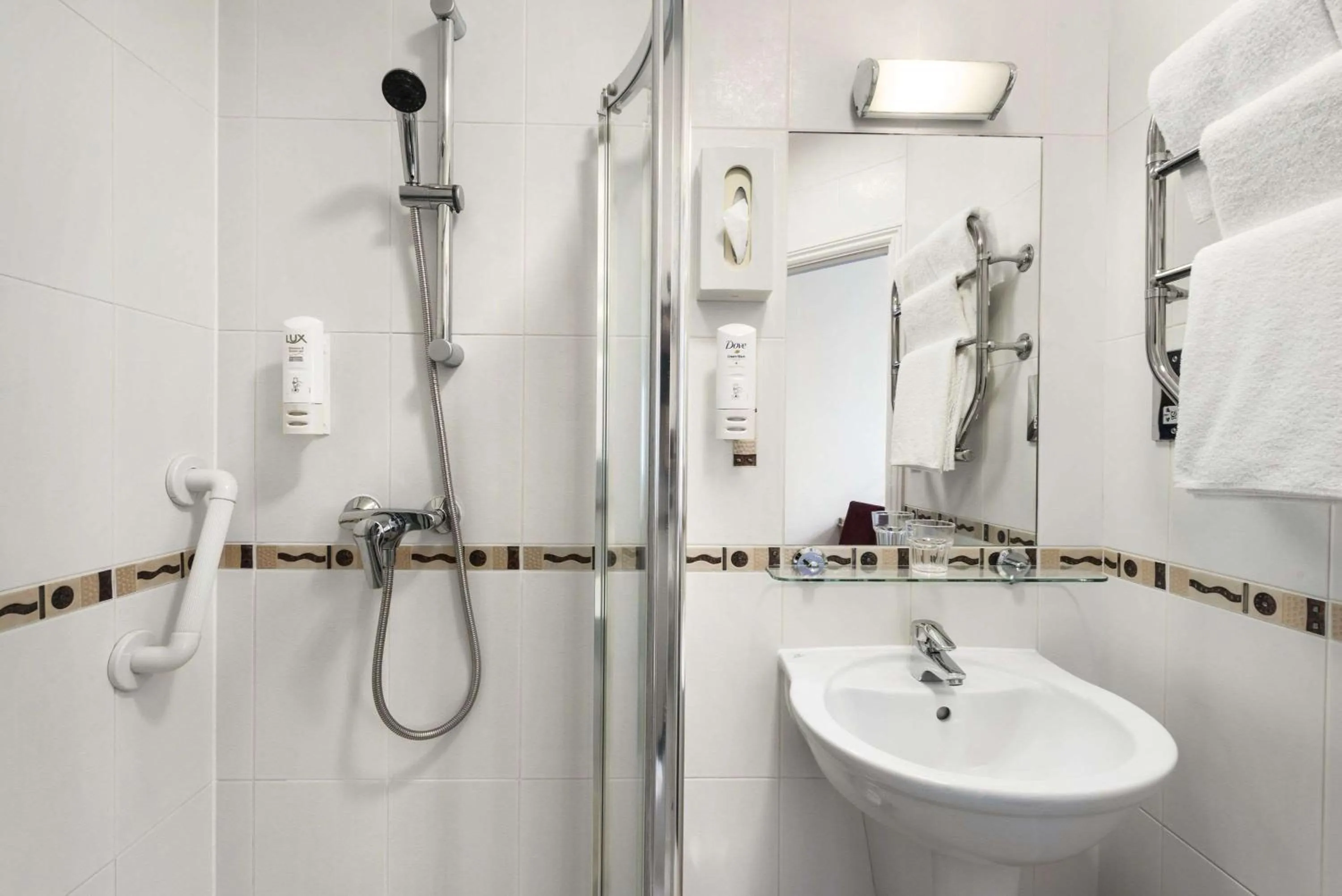 Photo of the whole room in Days Inn Hyde Park