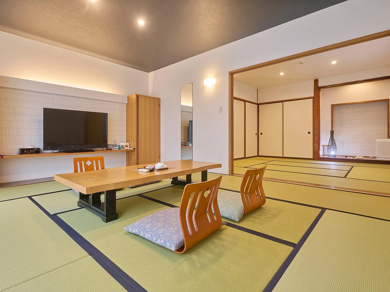 Photo of the whole room in Chikurakutei