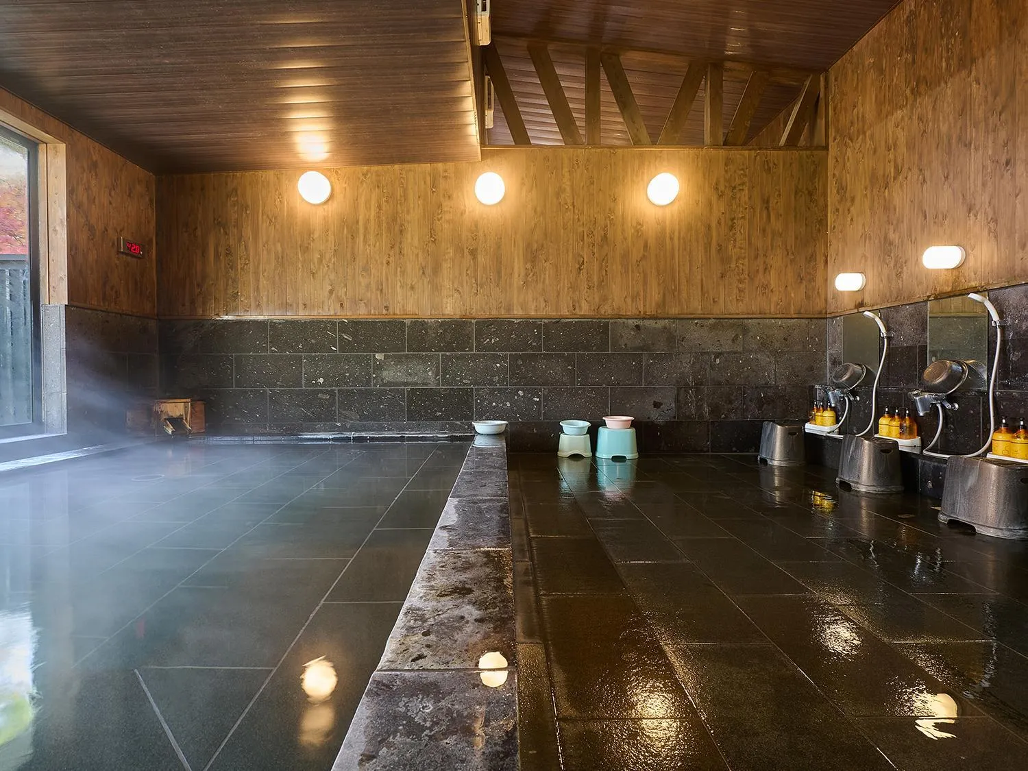 Hot Spring Bath in Chikurakutei