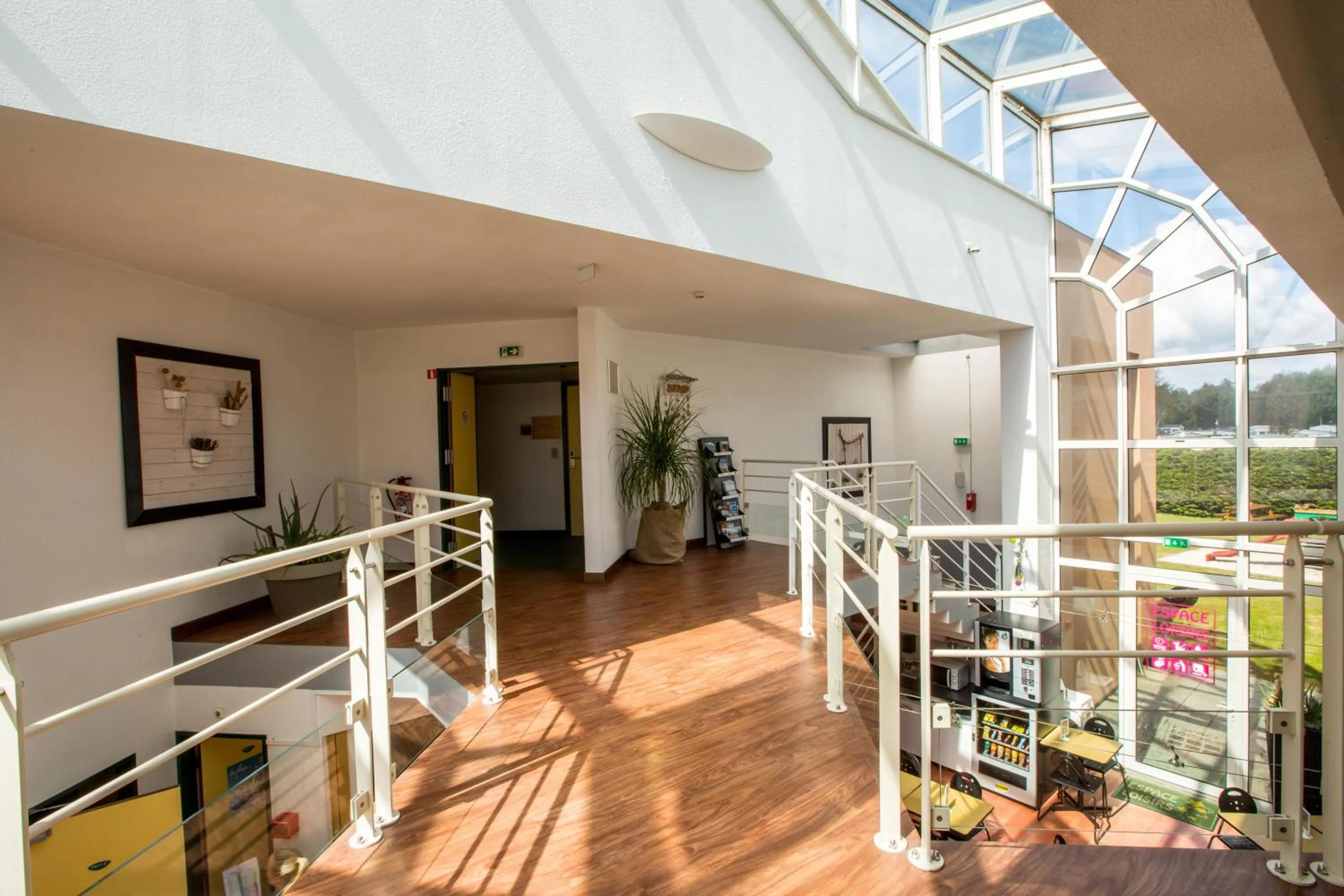 Lobby or reception in B&B HOTEL Berck-sur-Mer Rang-du-Fliers