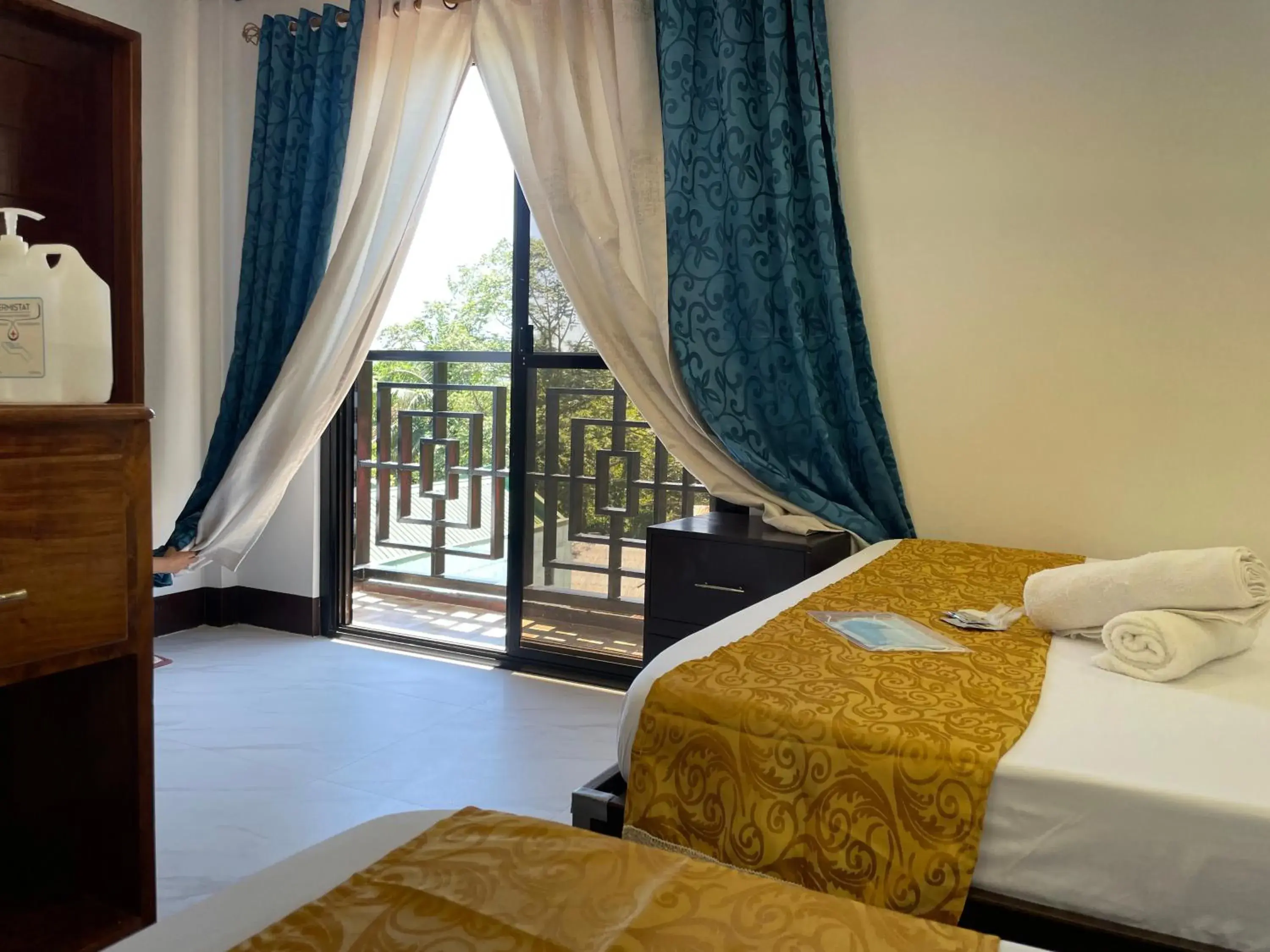 Standard Queen Room in Aquilah Homestay Inn Standard Queen Room in Aquilah Homestay Inn