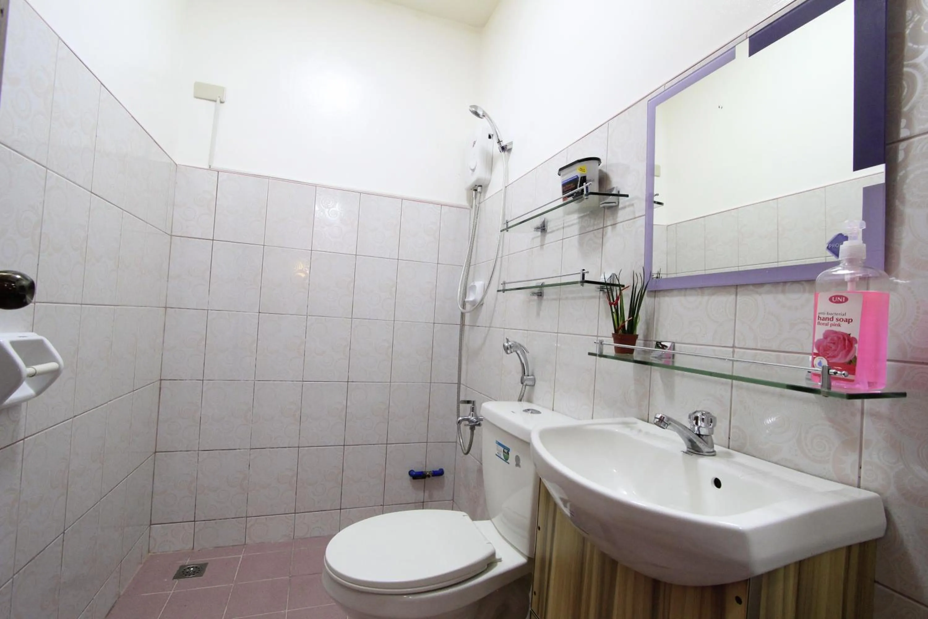 Toilet in Aquilah Homestay Inn