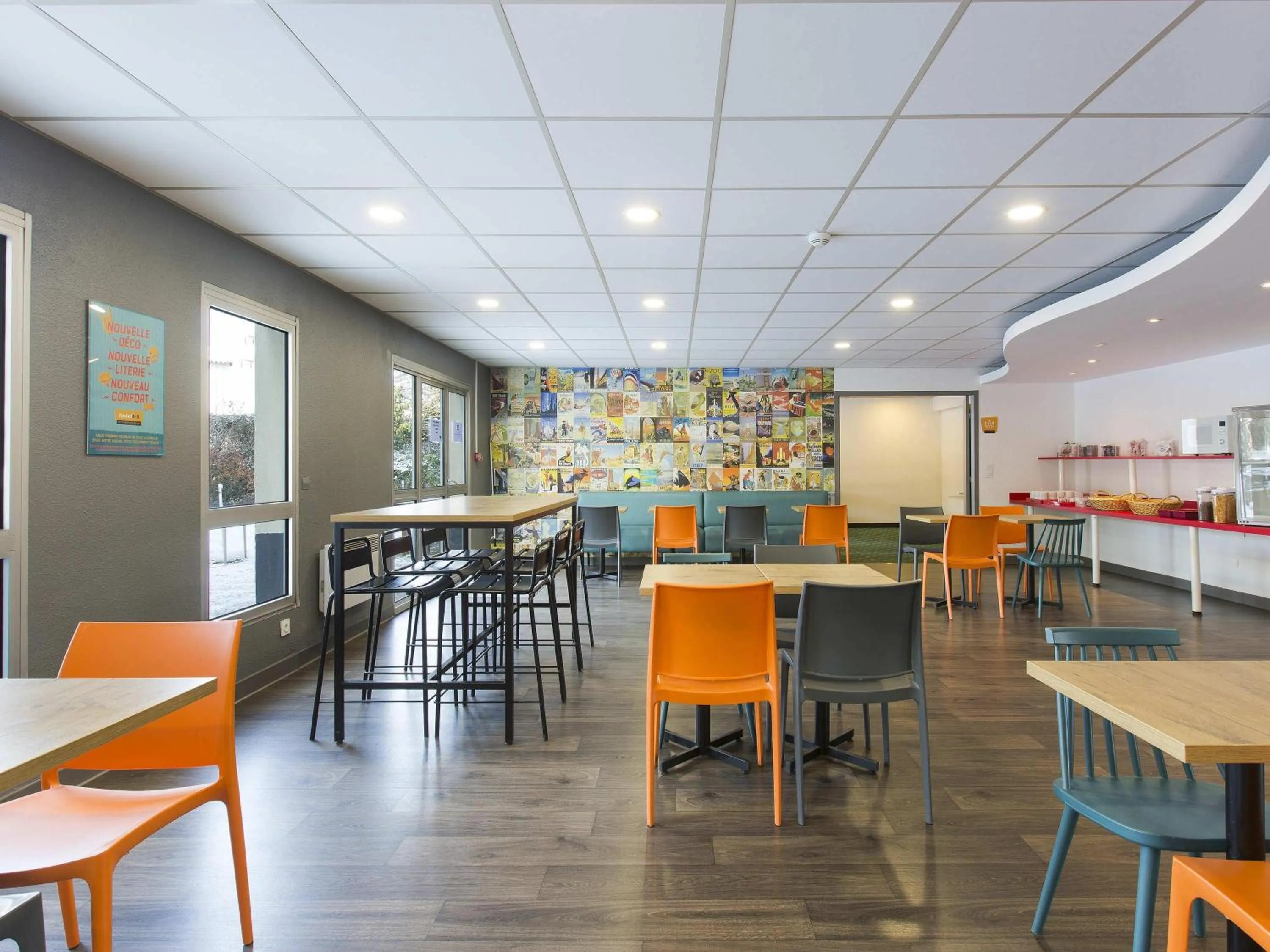 Property building in hotelF1 Igny Massy TGV