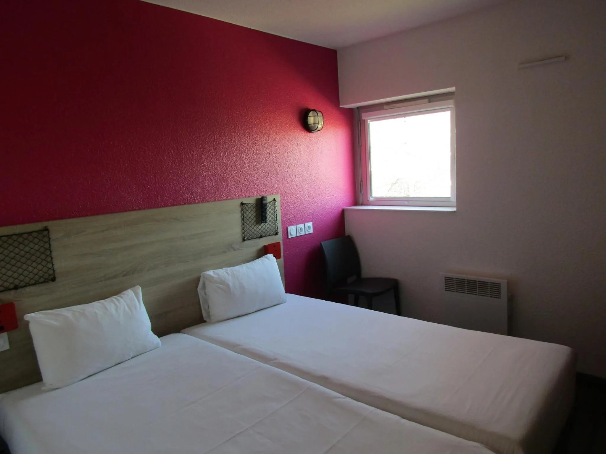 Bed in hotelF1 Igny Massy TGV