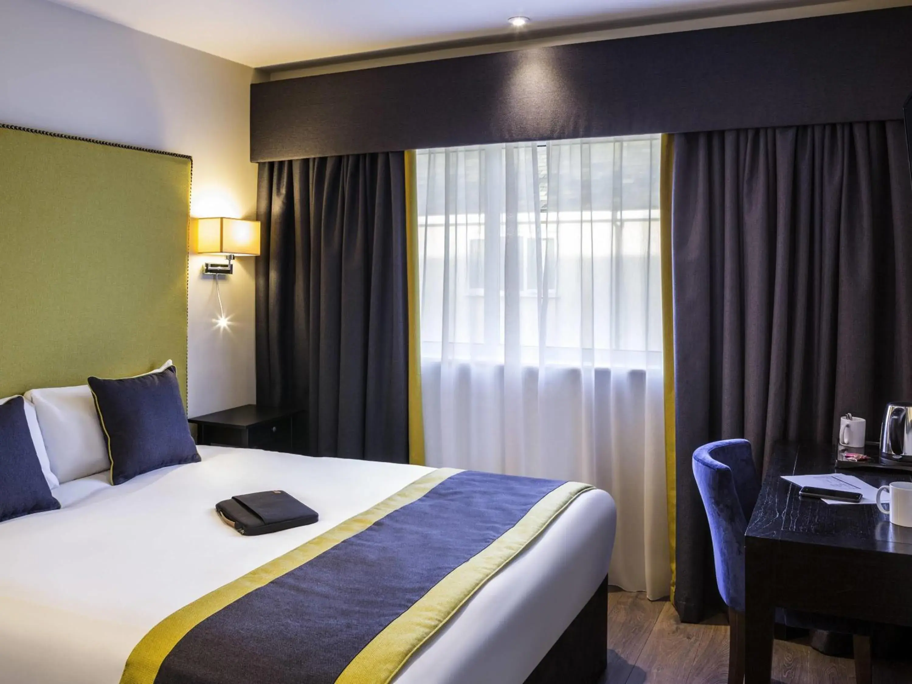 Standard Double Room in Mercure Newbury West Grange Hotel Standard Double Room in Mercure Newbury West Grange Hotel