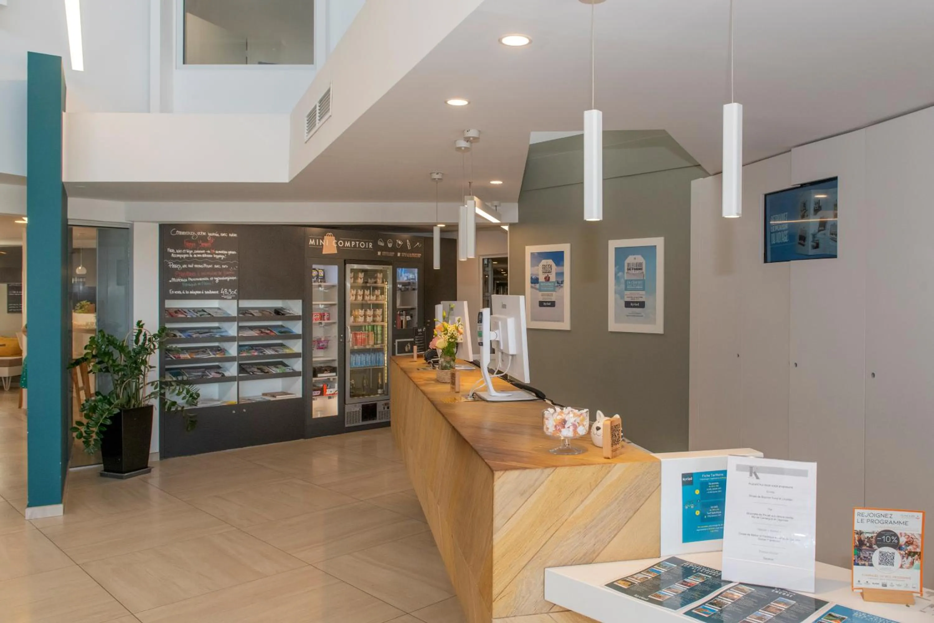 Lobby or reception in Kyriad Montpellier Est - Lunel
