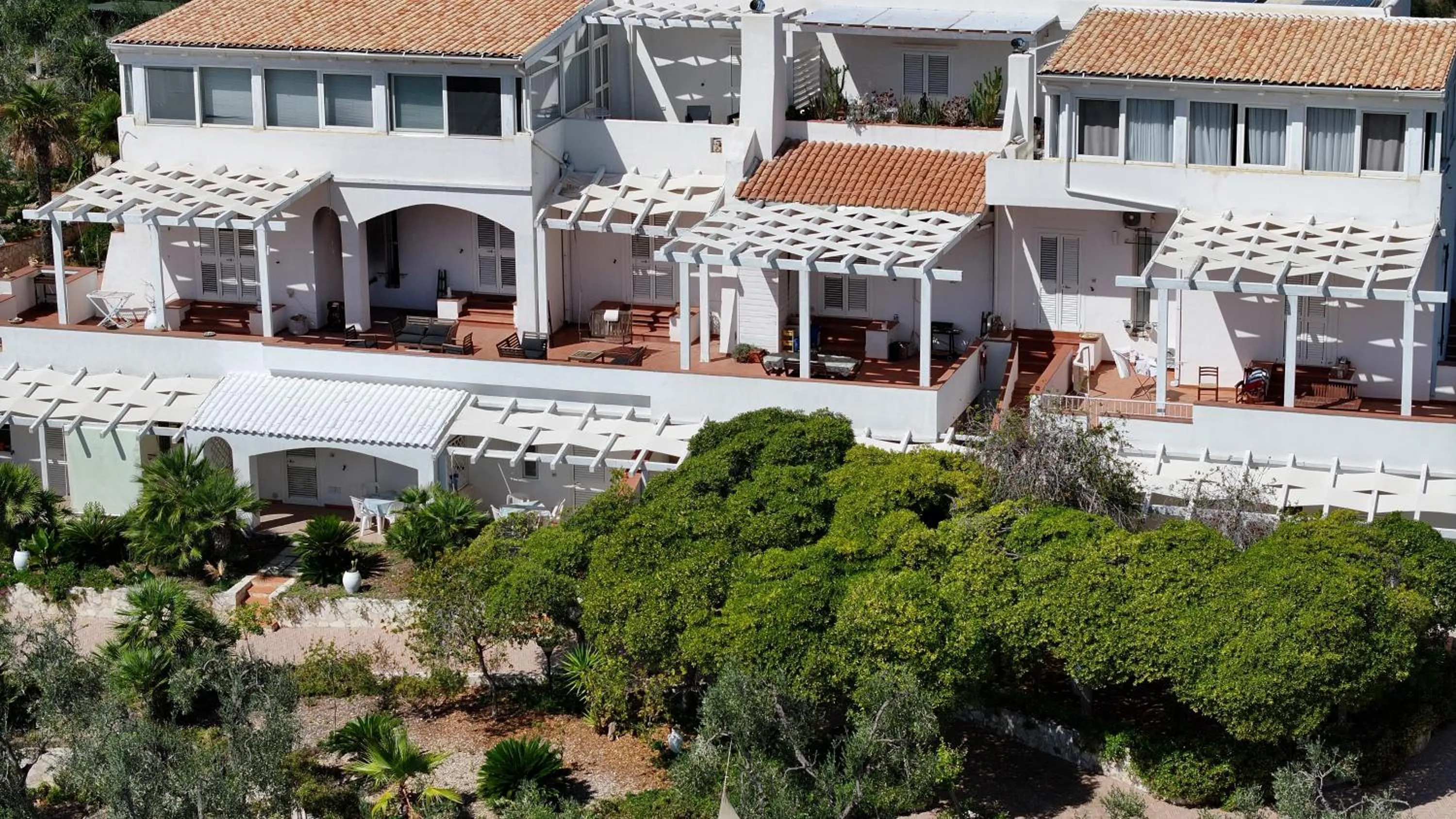 Property building in Maison Marie