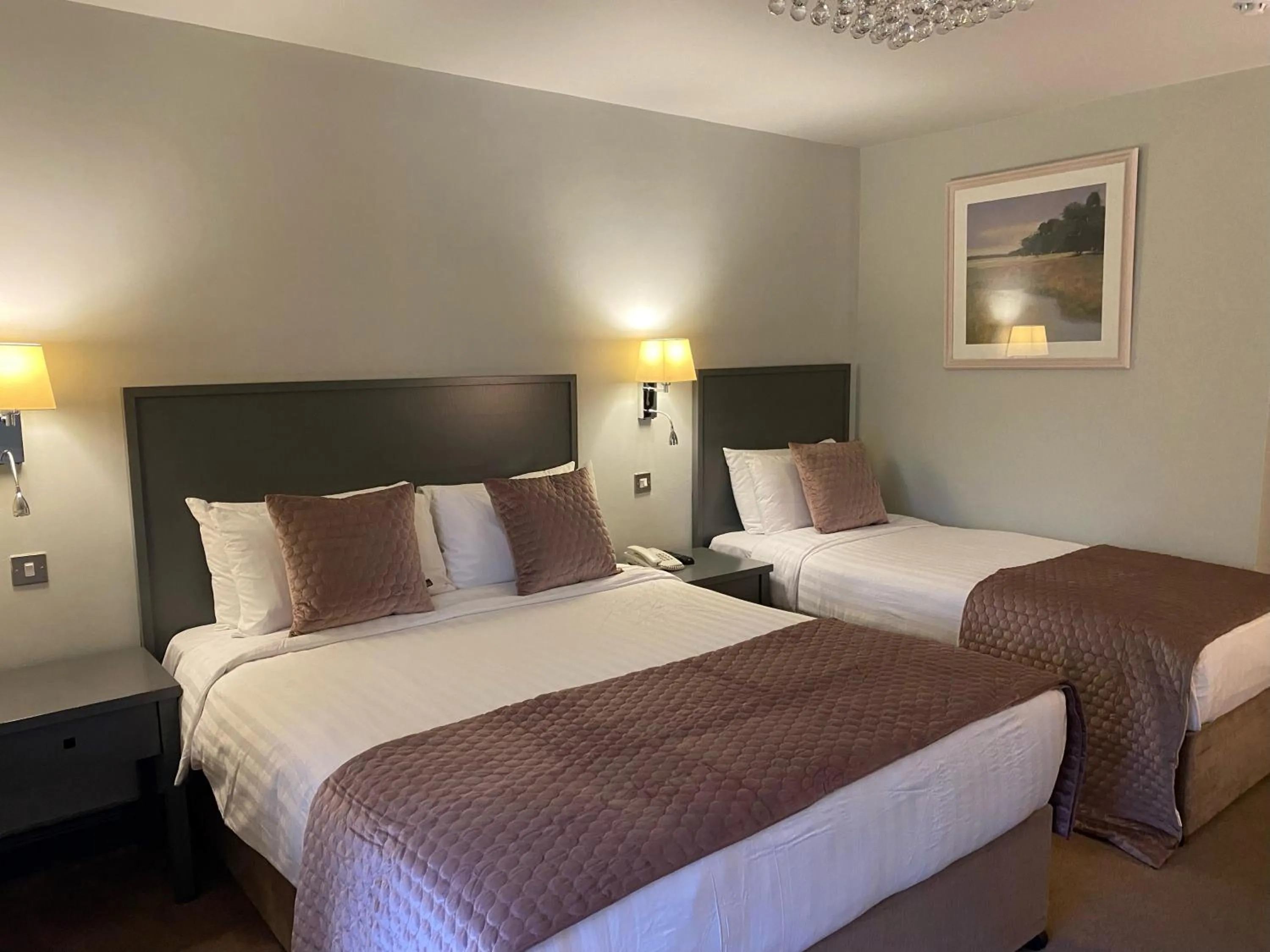 Bedroom, Bed in Arklow Bay Hotel