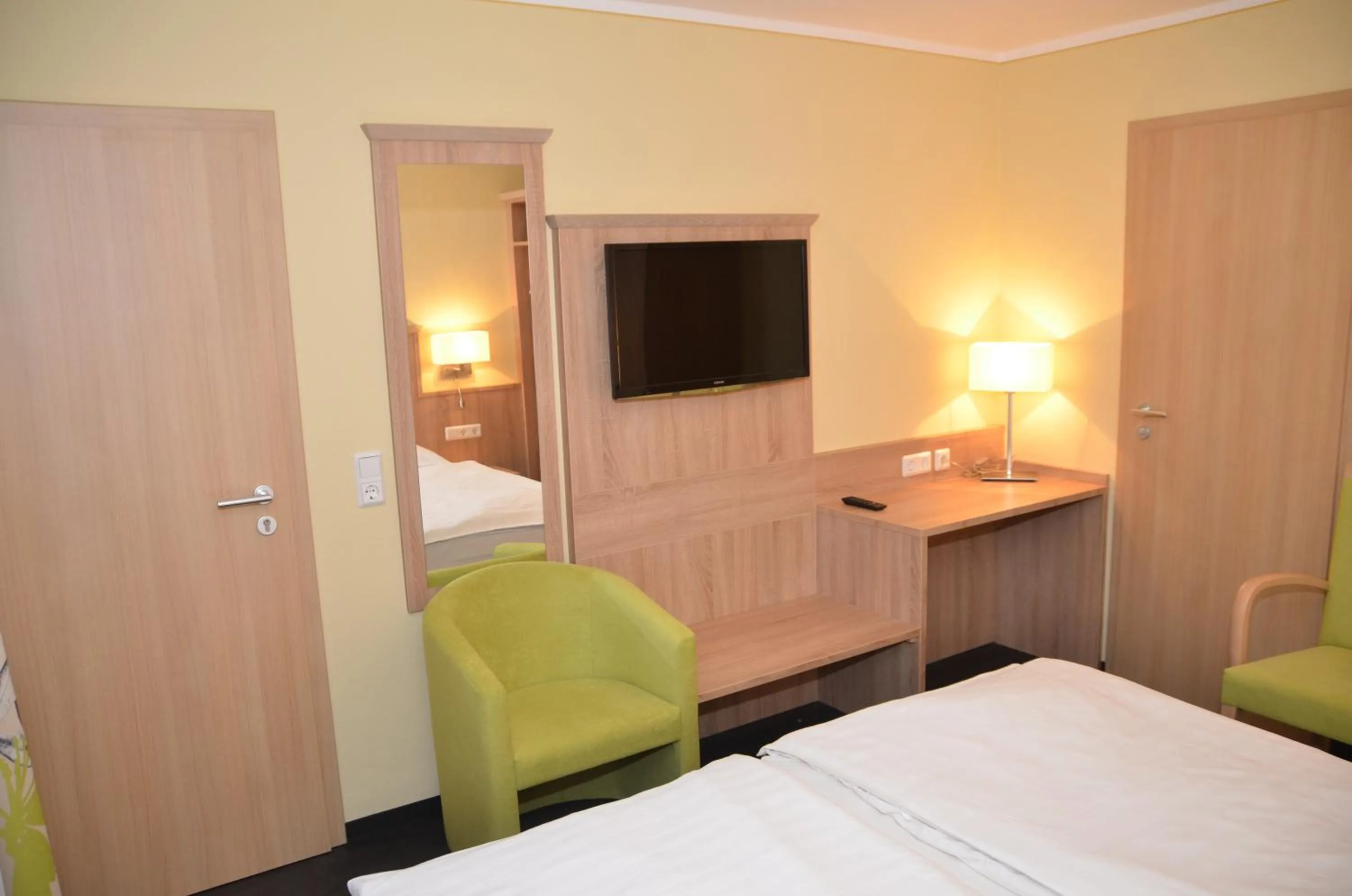 Photo of the whole room, Bed in Hotel Sassor