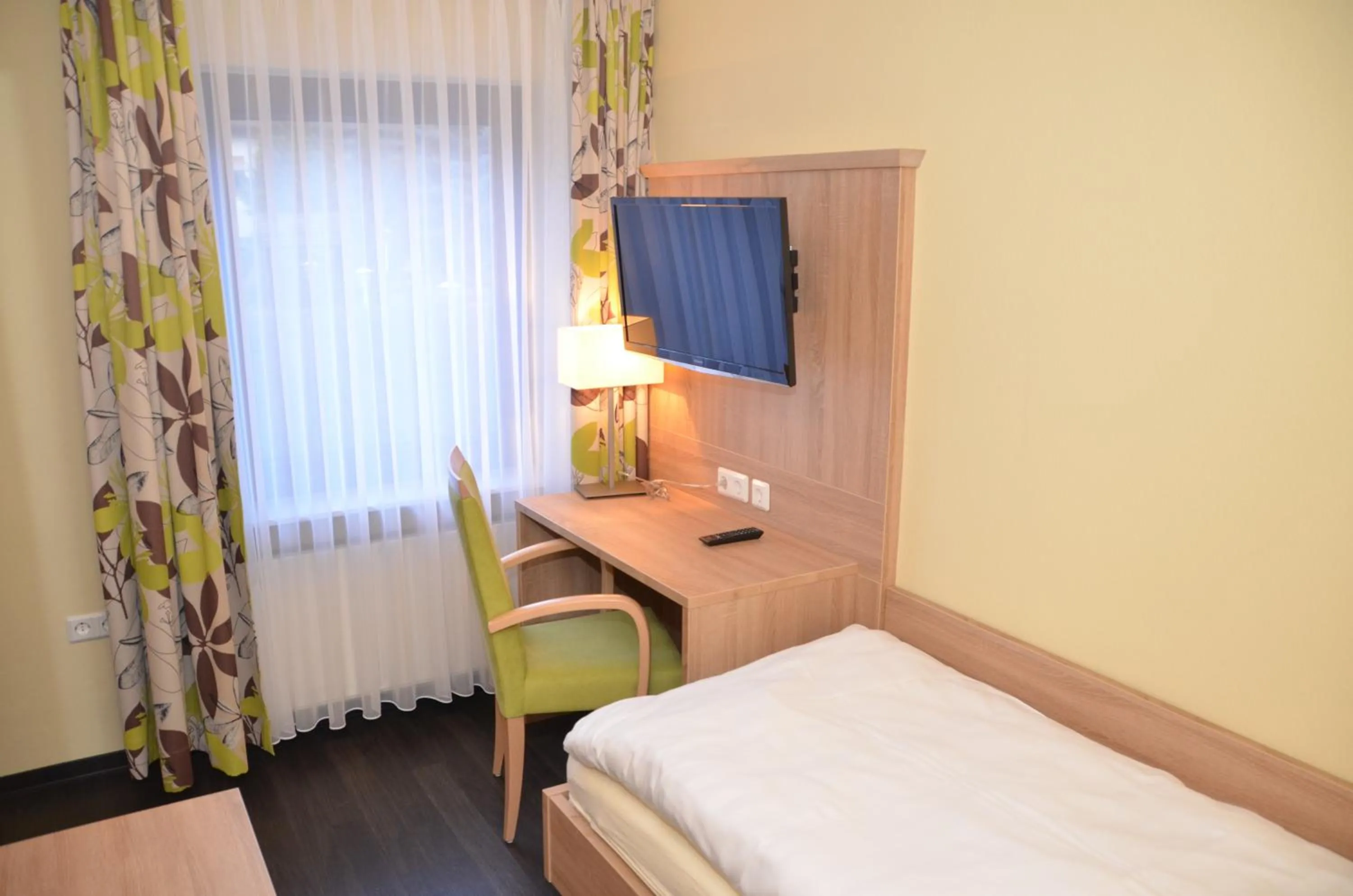 Photo of the whole room, Bed in Hotel Sassor