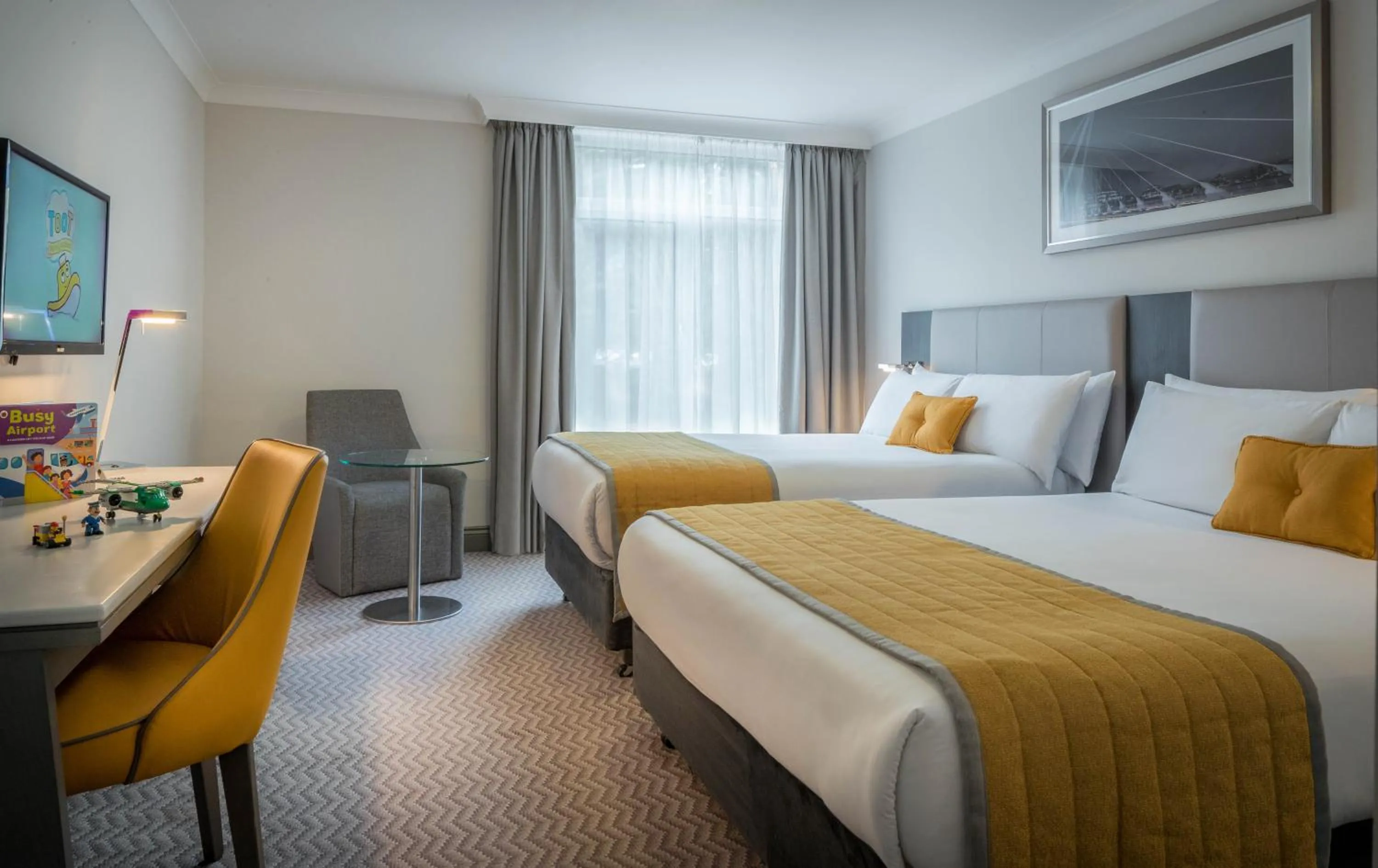 Bedroom, Bed in Maldron Hotel Dublin Airport