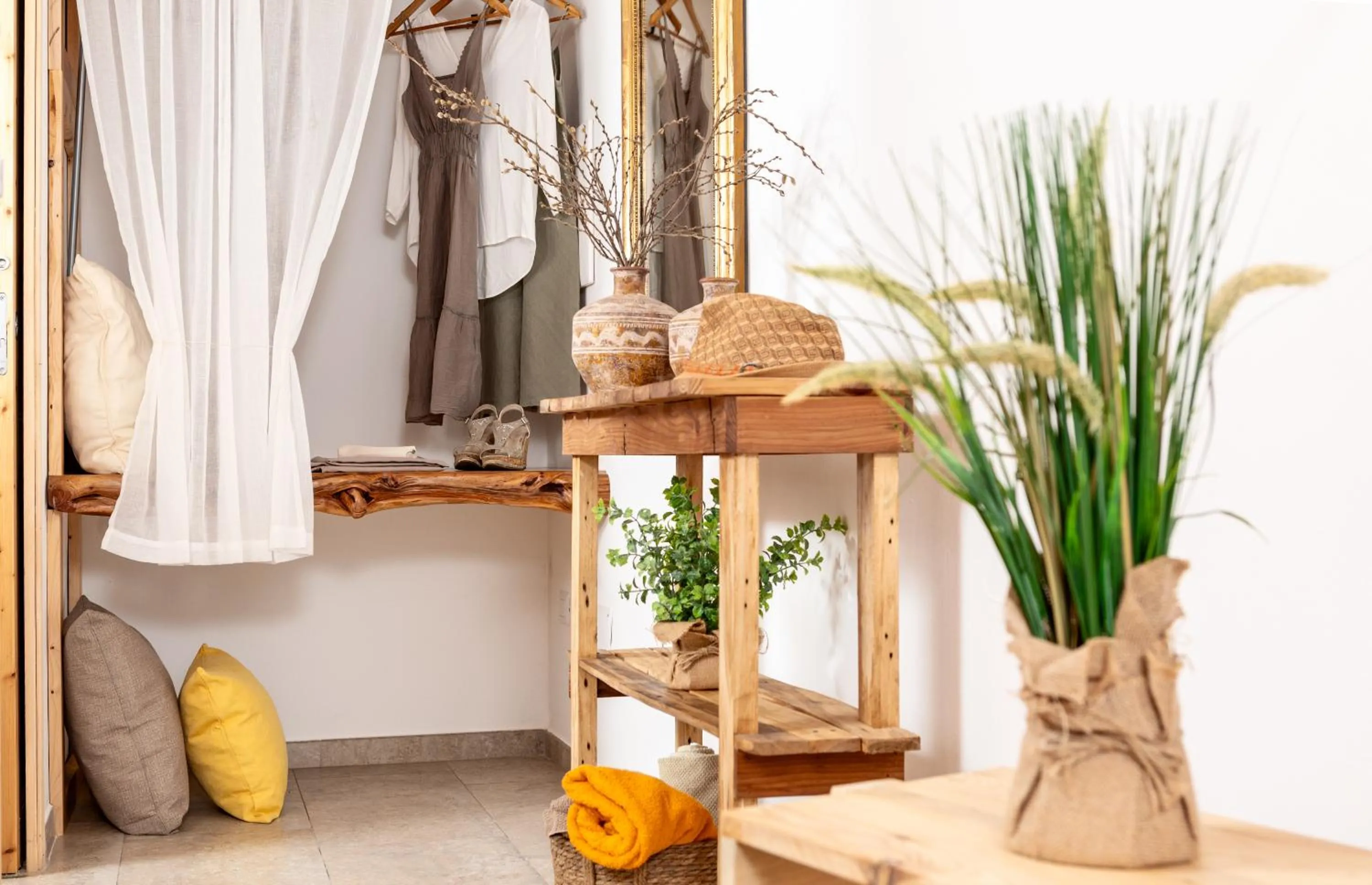 hair dresser in B&B Les Chambres Rooms & Suite